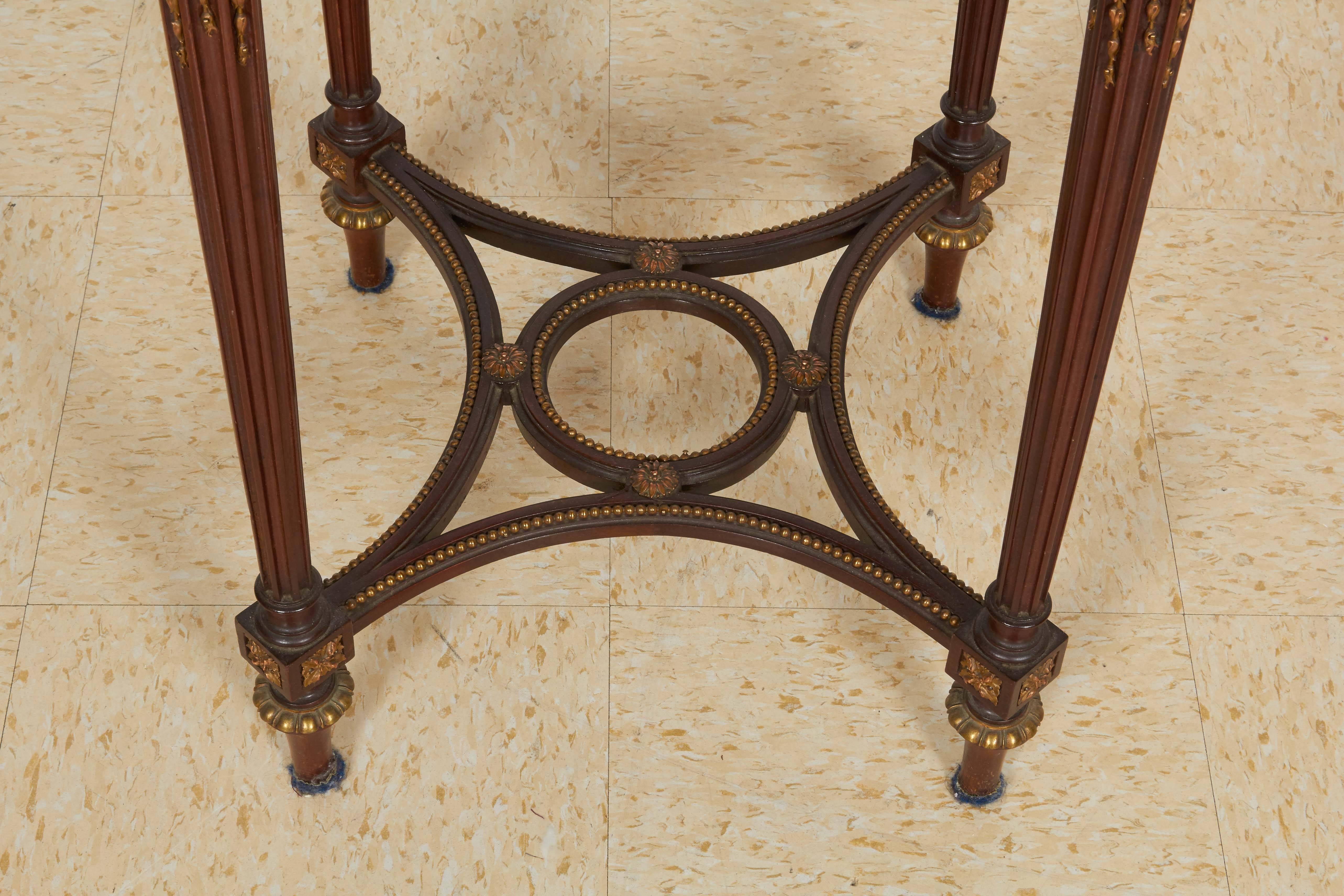 A French bronze-mounted marble-top gueridon round table attributed to Francois Linke.

High quality mounts, in the style and quality of Francois Linke.

31