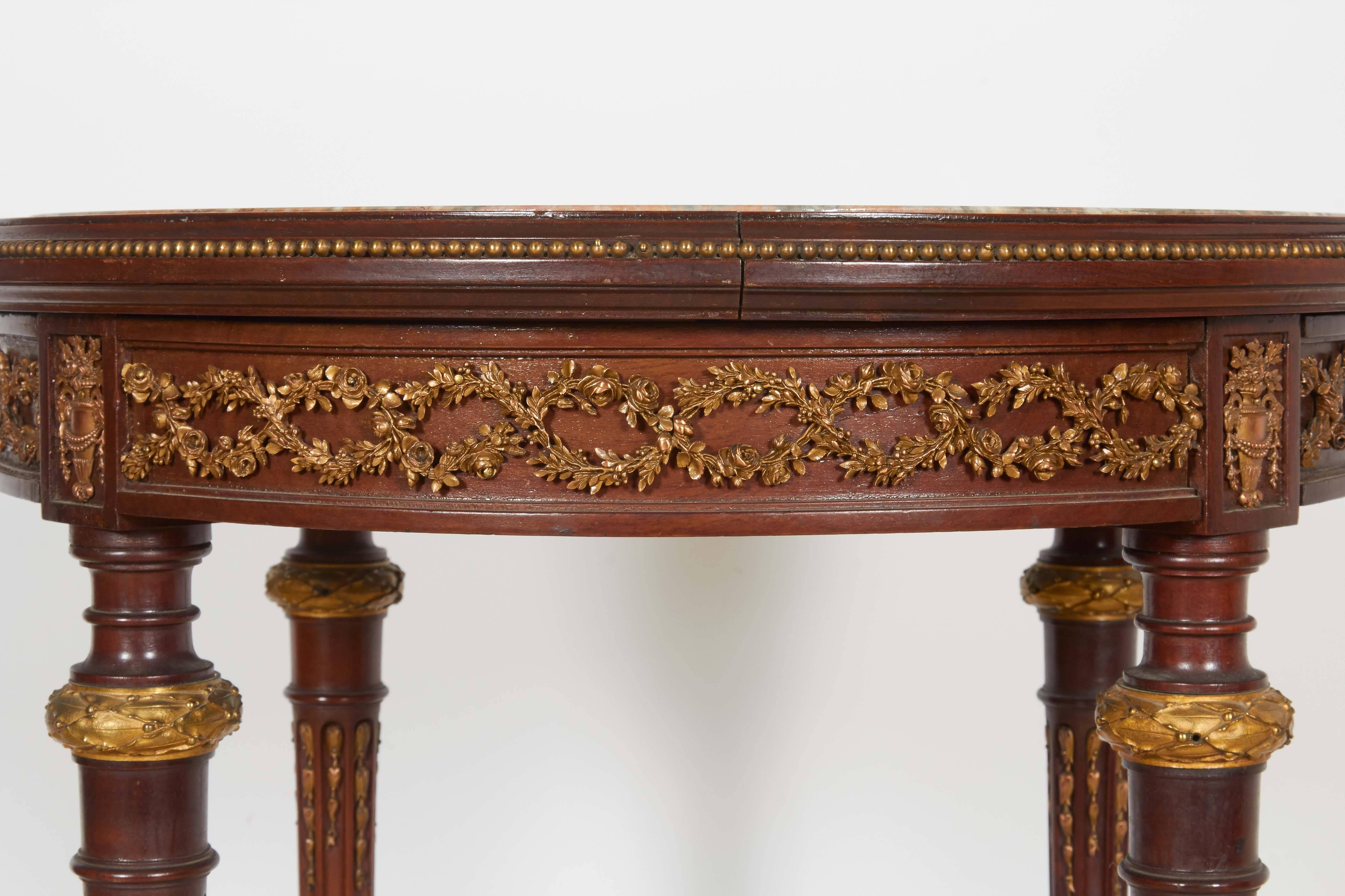 French Bronze-Mounted Mahogany Marble-Top Gueridon Table Attributed to Linke In Good Condition In New York, NY