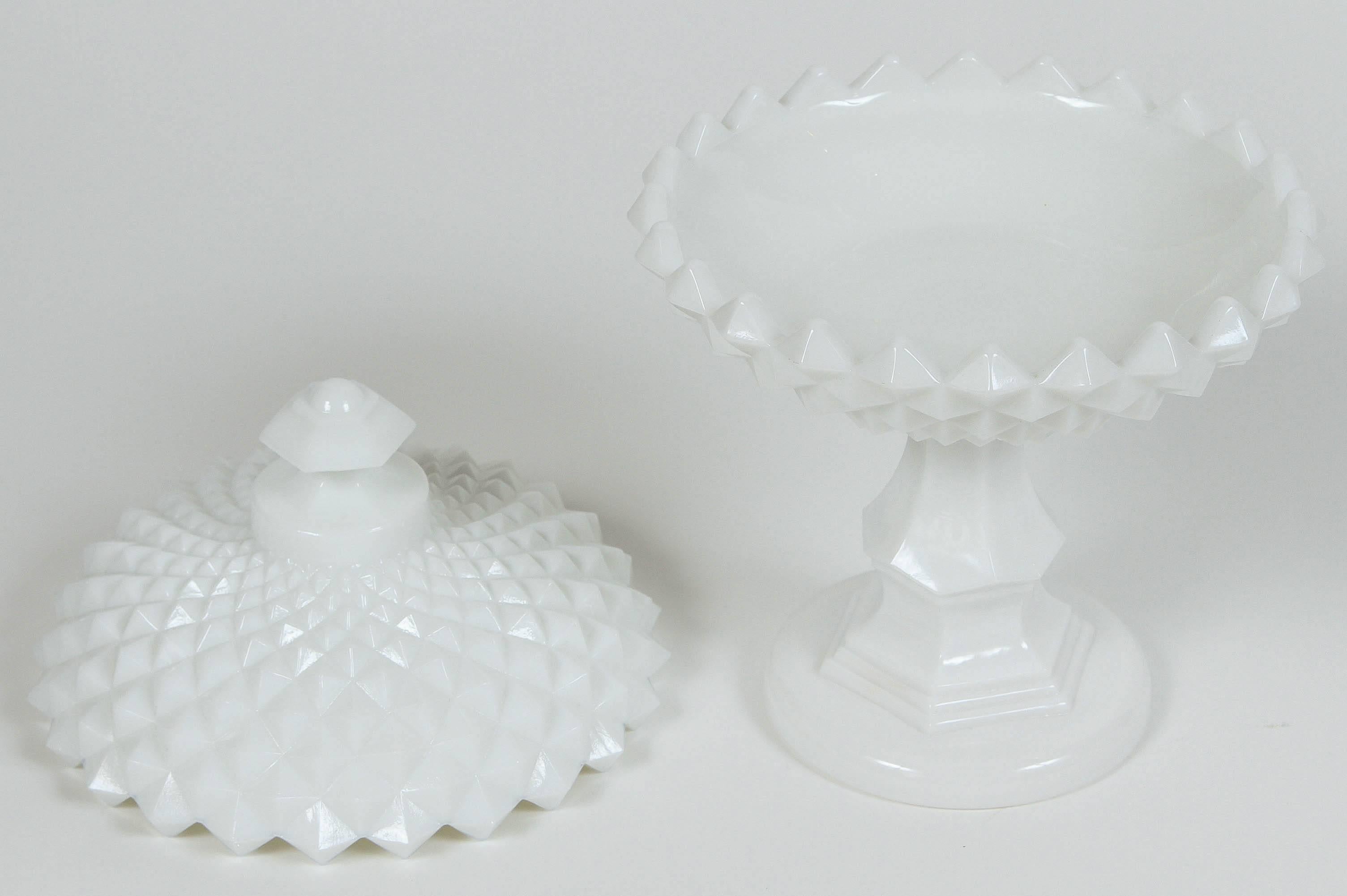 Vintage Small Footed Milk Glass Compote with Lid In Excellent Condition In Pasadena, CA
