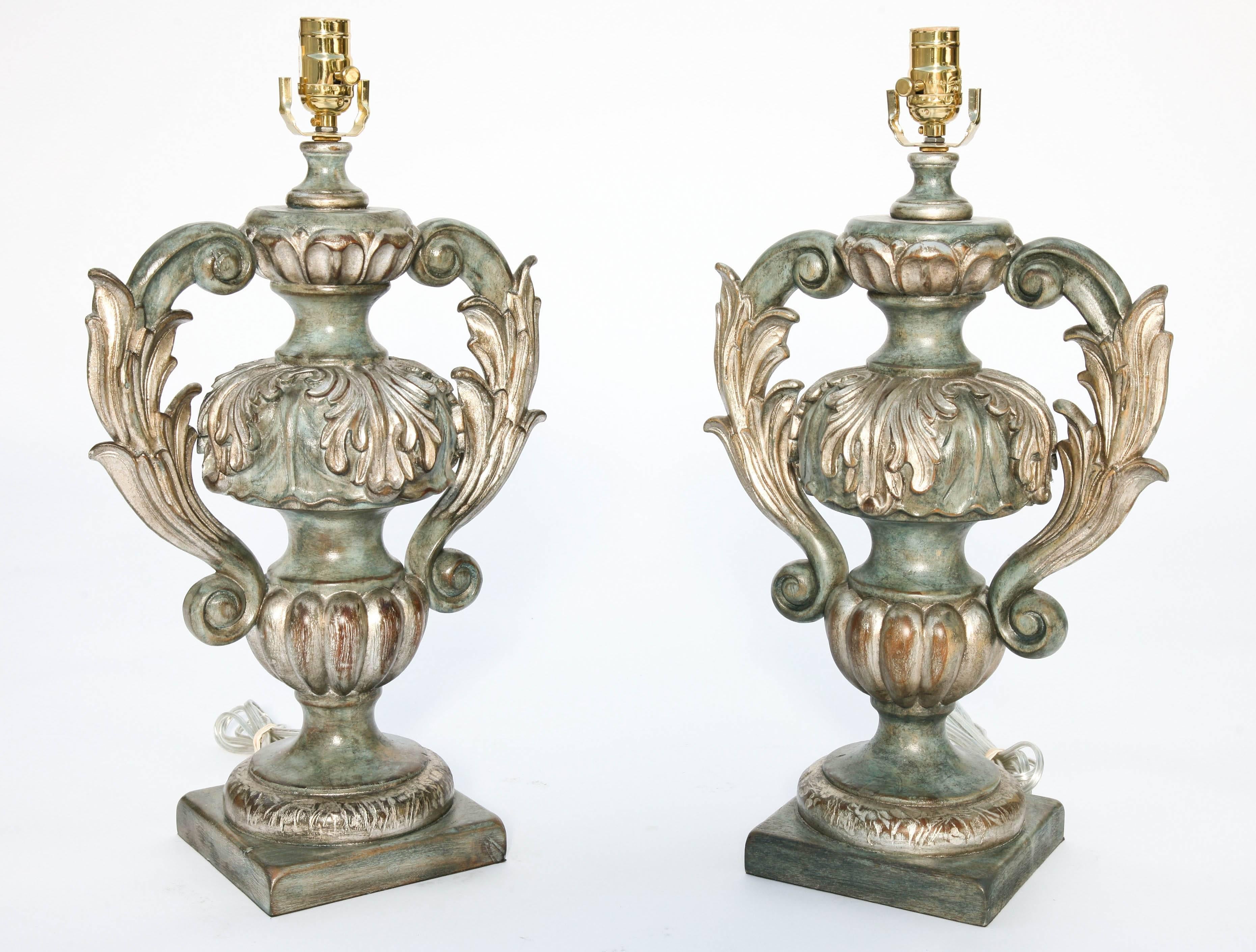 Pair of Italian Carved Wood Urn Lamps In Excellent Condition For Sale In West Palm Beach, FL