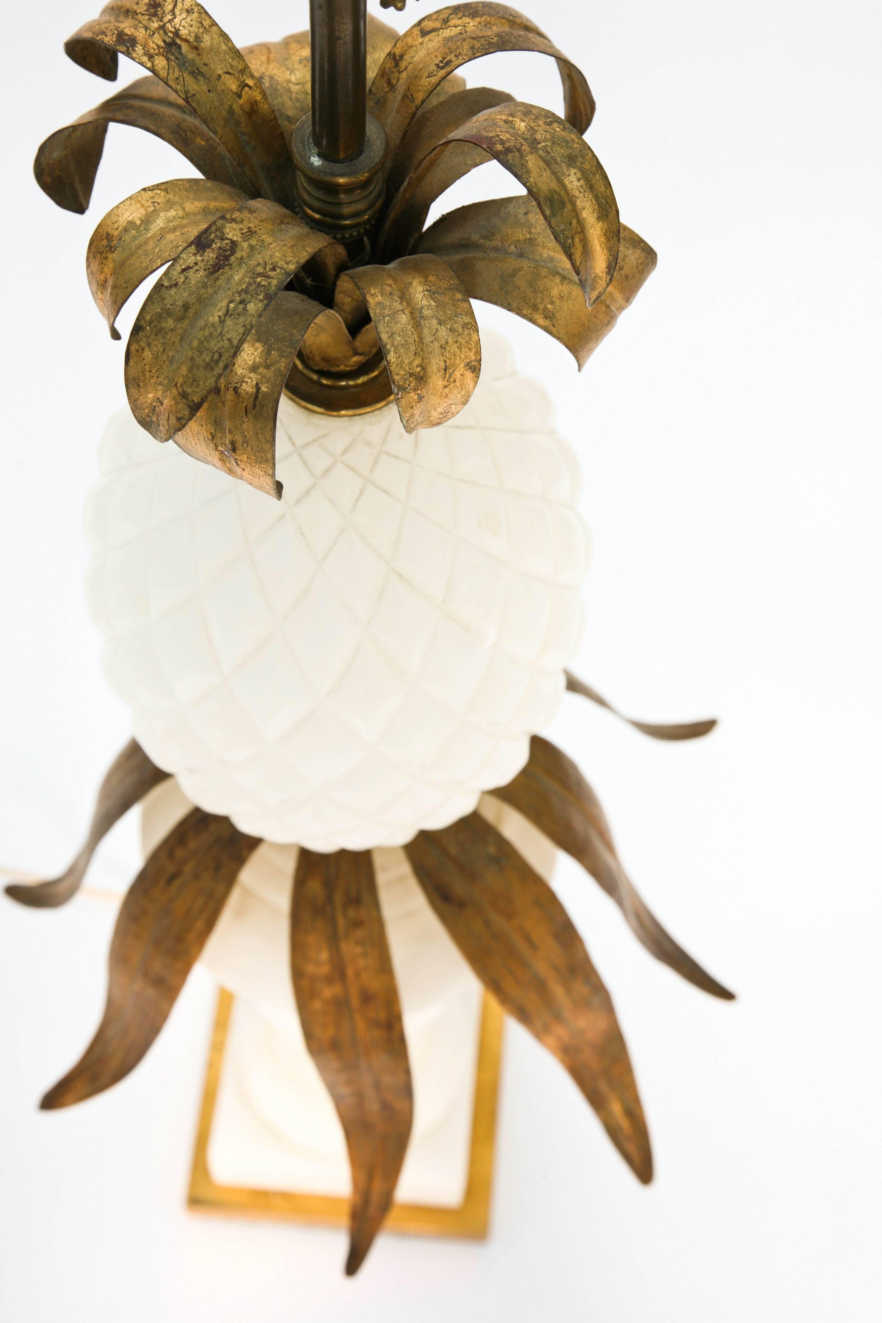 Mid-20th Century Alabaster Pineapple and Urn Lamp with Gilded Iron Leaves For Sale
