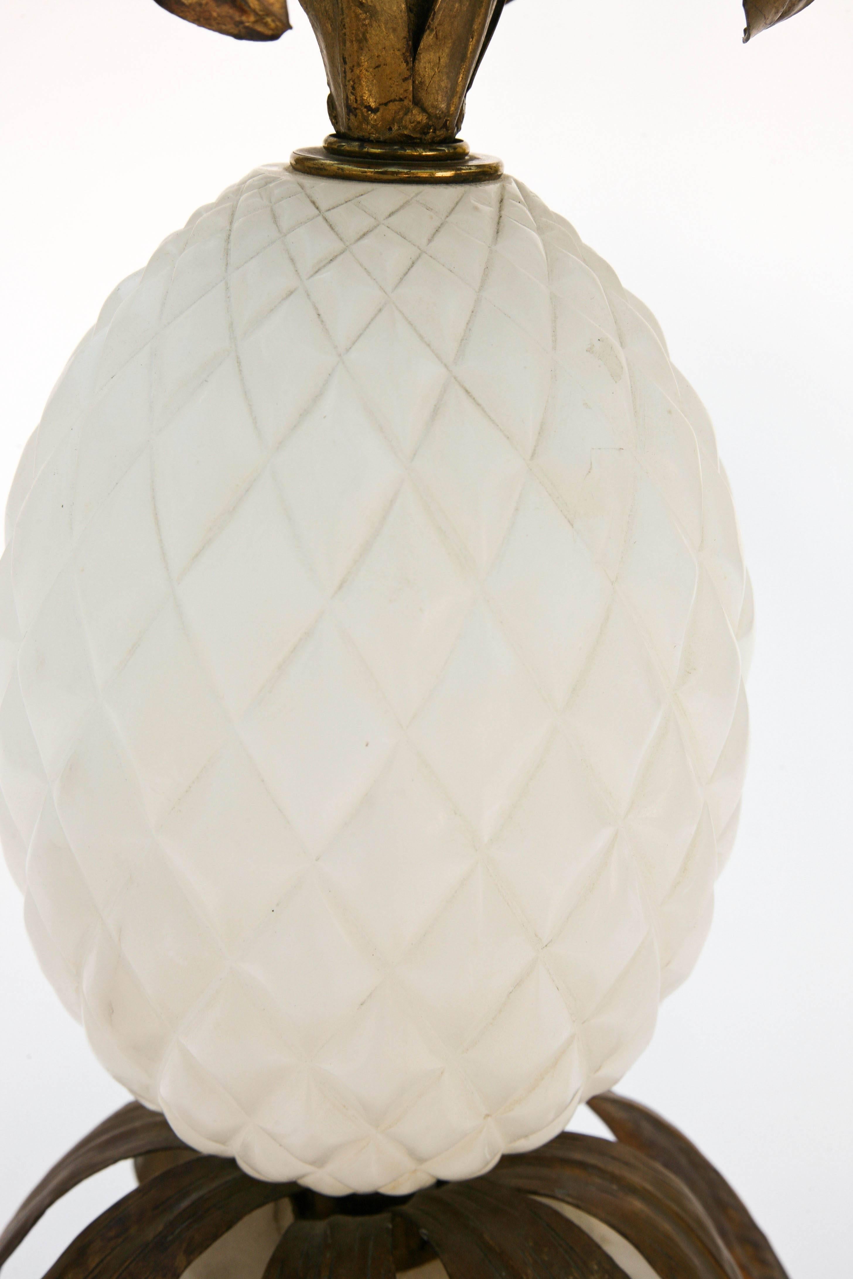 Alabaster Pineapple and Urn Lamp with Gilded Iron Leaves For Sale 1