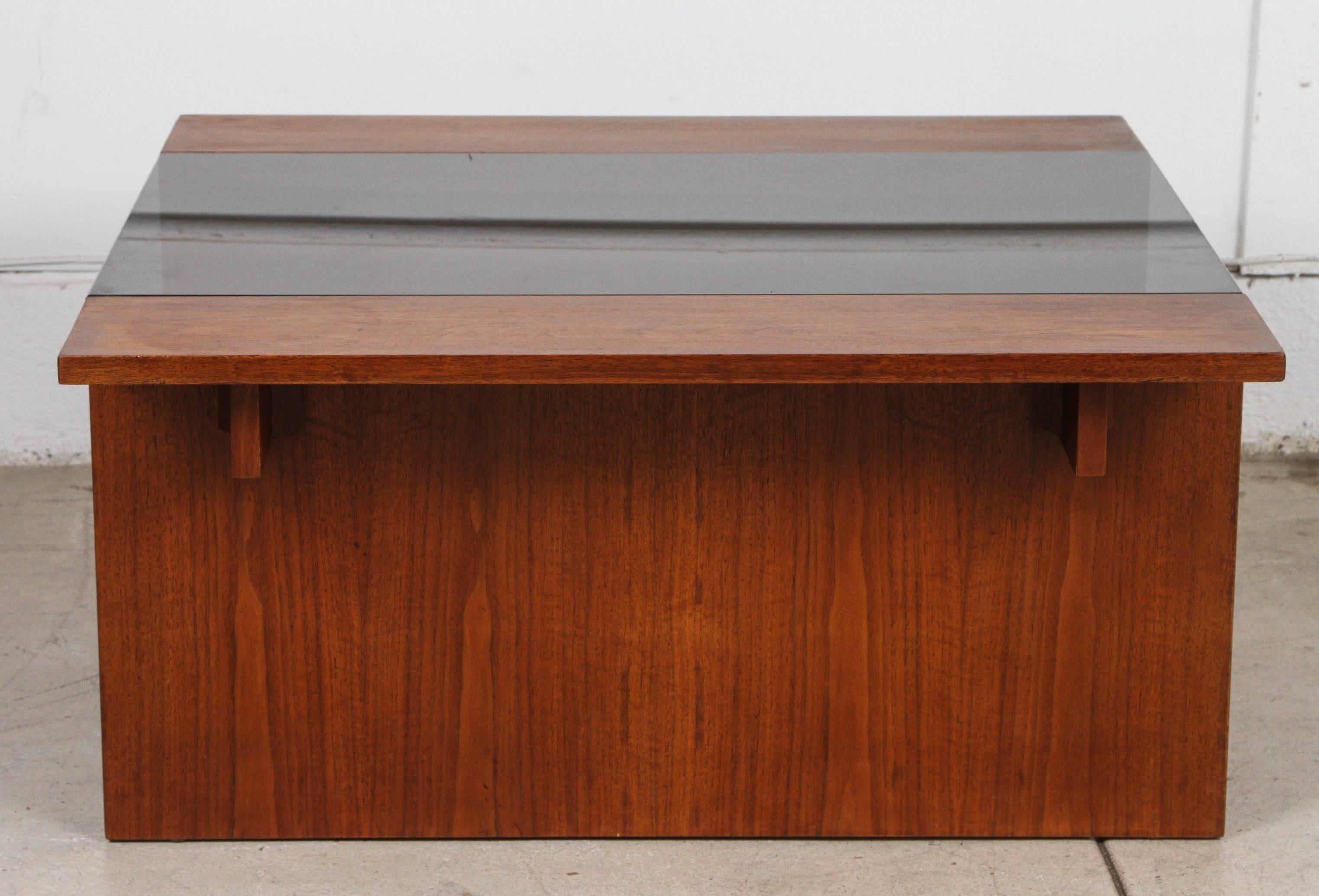 Gerald McCabe for Brown Saltman Side Table In Excellent Condition For Sale In Los Angeles, CA