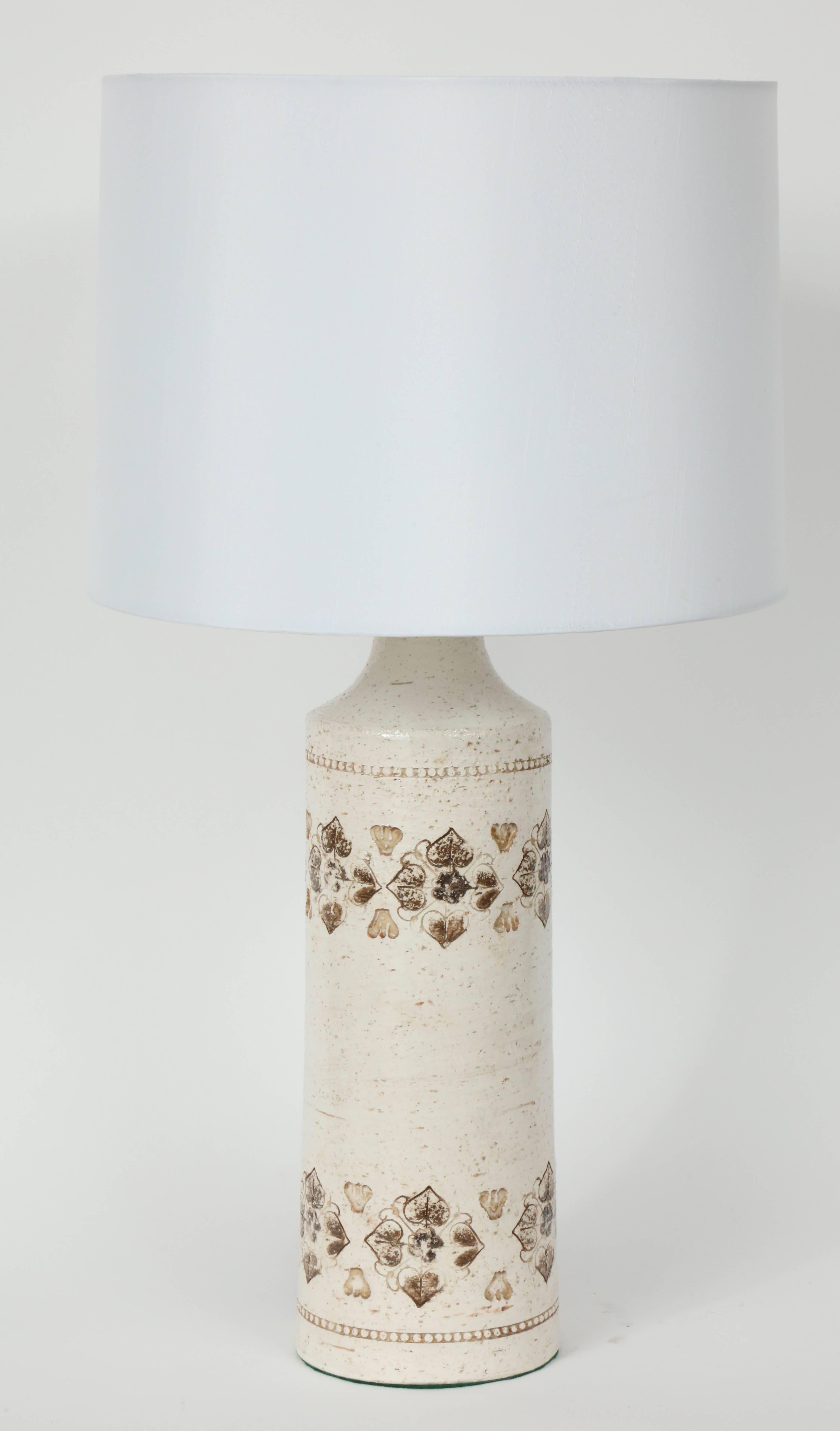 Pair of Bone White Glazed Ceramic Lamps by Bitossi In Excellent Condition In New York, NY