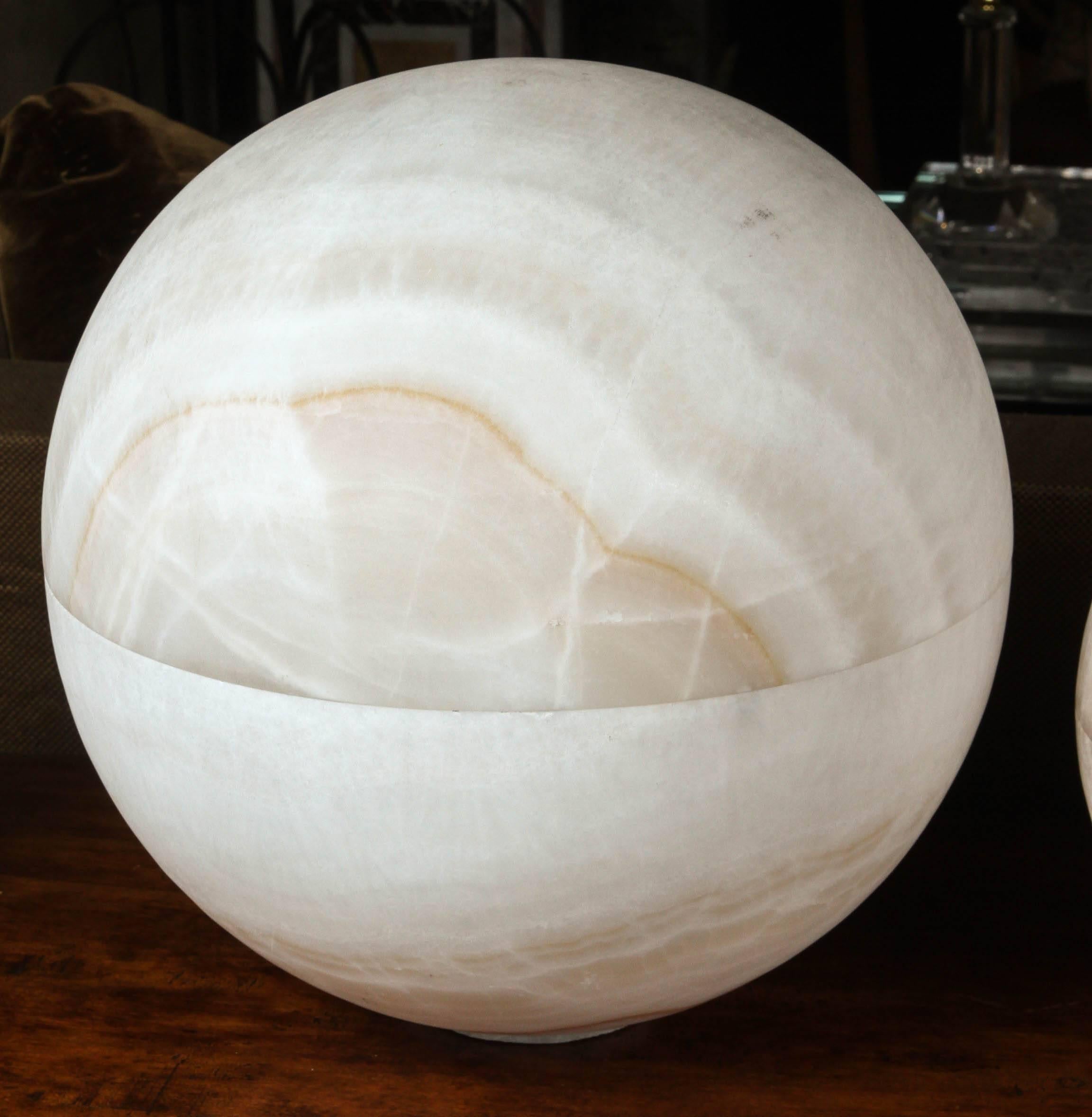 Carved Onyx Sphere Lighted Spheres In Good Condition In Los Angeles, CA