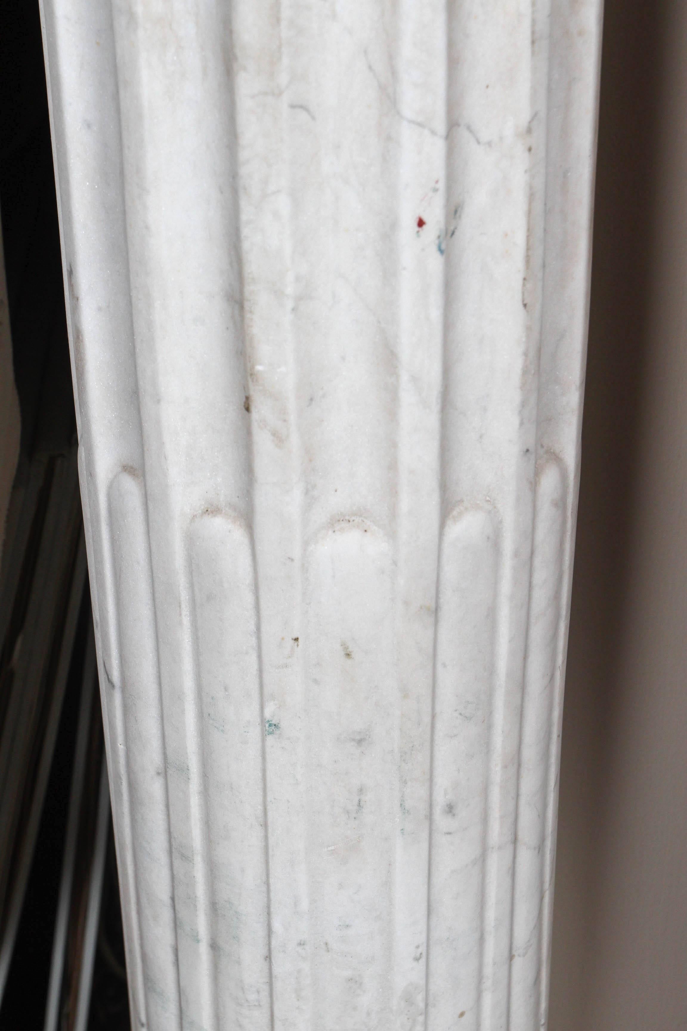 Paire de colonnes en marbre sculpté du début du 19e siècle en vente 2