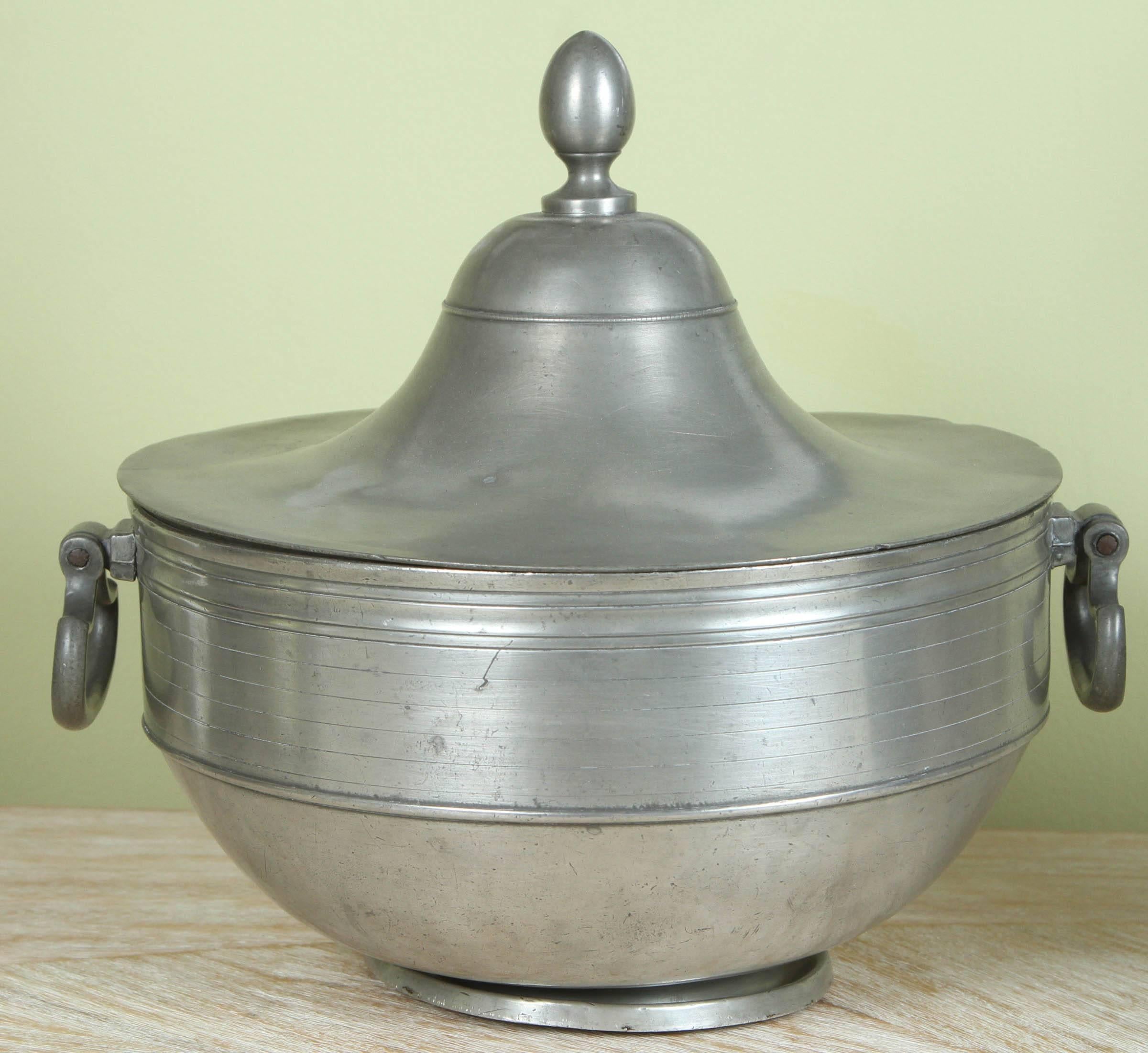 A Dutch Early 19th Century Pewter Tureen with  Cover from Lauren Bacall Estate In Excellent Condition For Sale In Los Angeles, CA