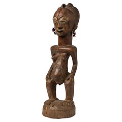 Afrikanisch D.R. Kongo 20. Jahrhundert geschnitzte weibliche Fruchtbarkeitsfigur aus Holz Luba