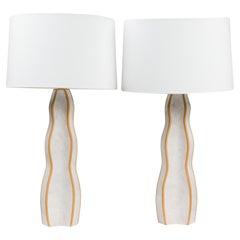 Lampes de table contemporaines en argile de Gary DiPasquale, forme ondulée en gradins, lot de deux