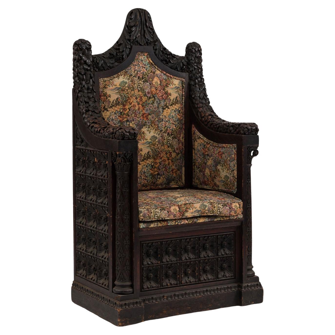 Chaise à trône en noyer de la Renaissance italienne en vente