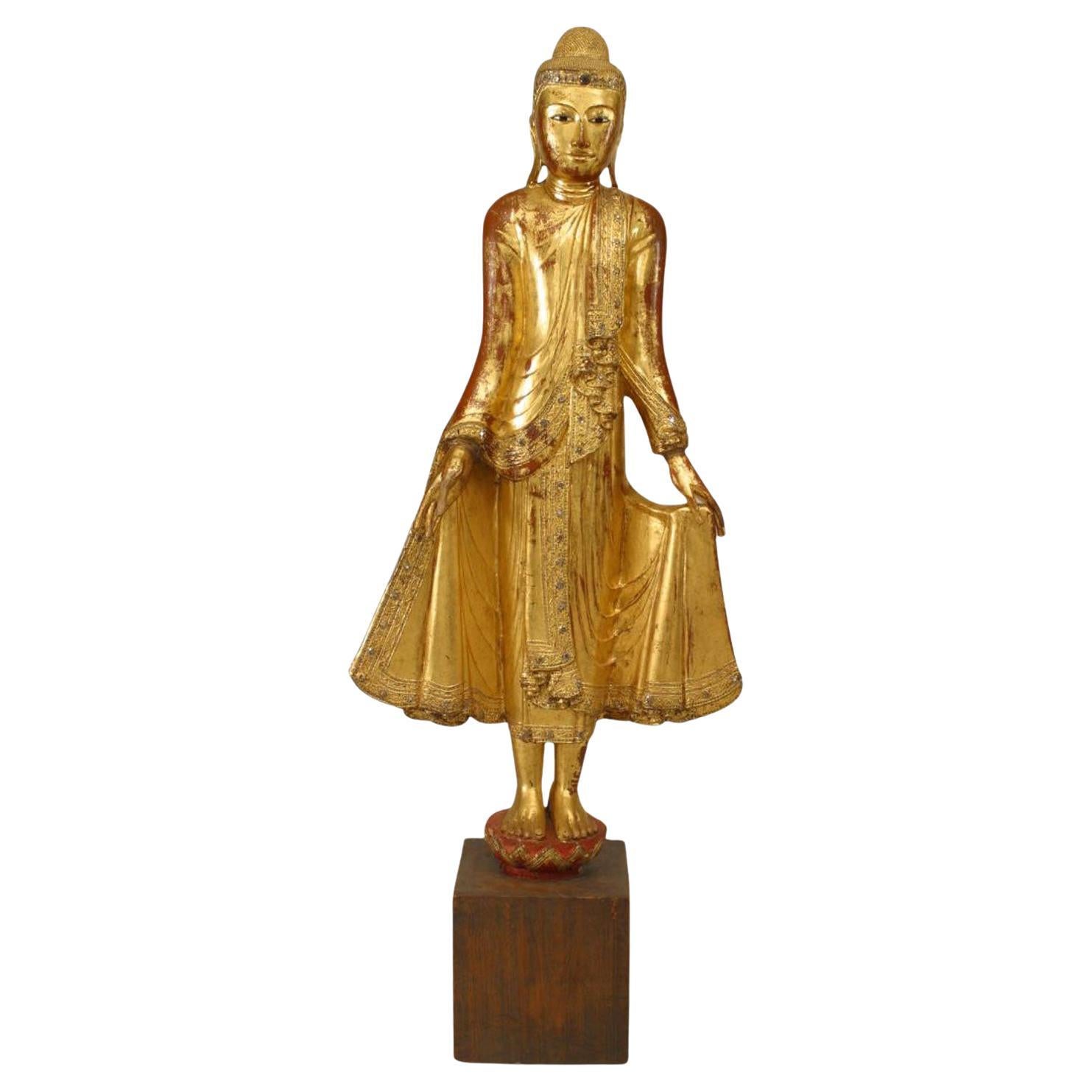 Thai Gilt Buddha Figure on Lotus For Sale