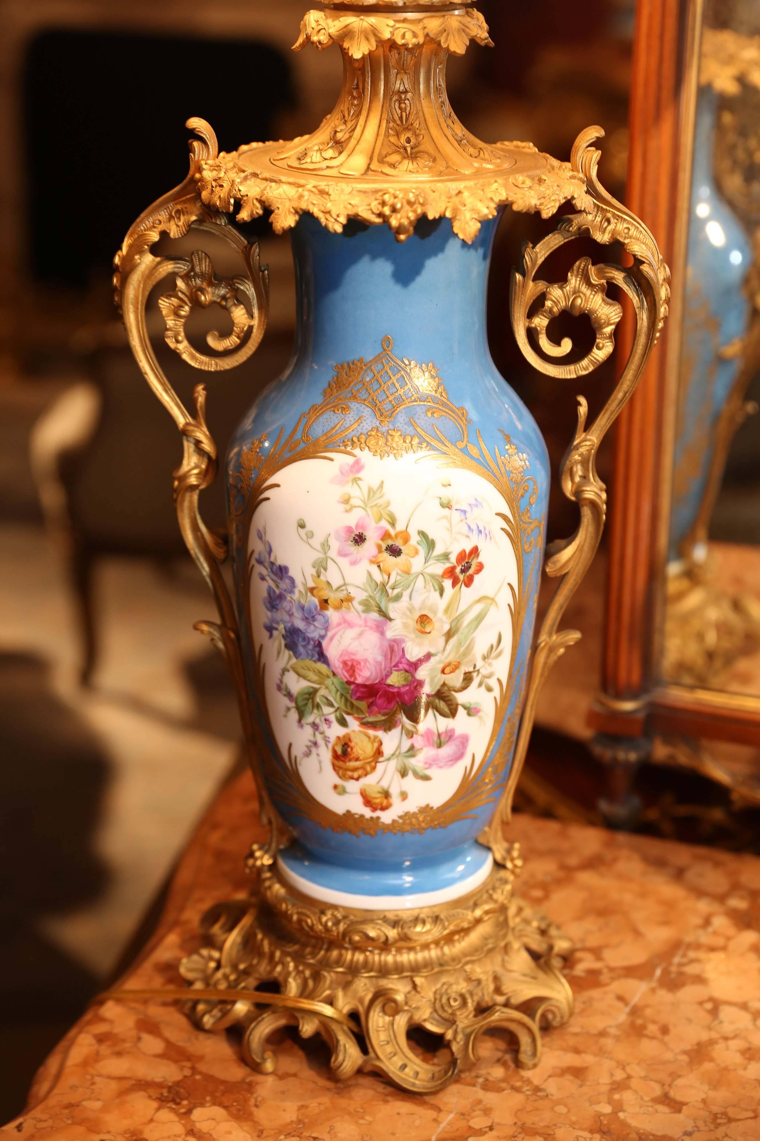 French Sèvres Porcelain Lamp in Celeste Blue with Hand-Painted Reserves In Excellent Condition For Sale In Houston, TX