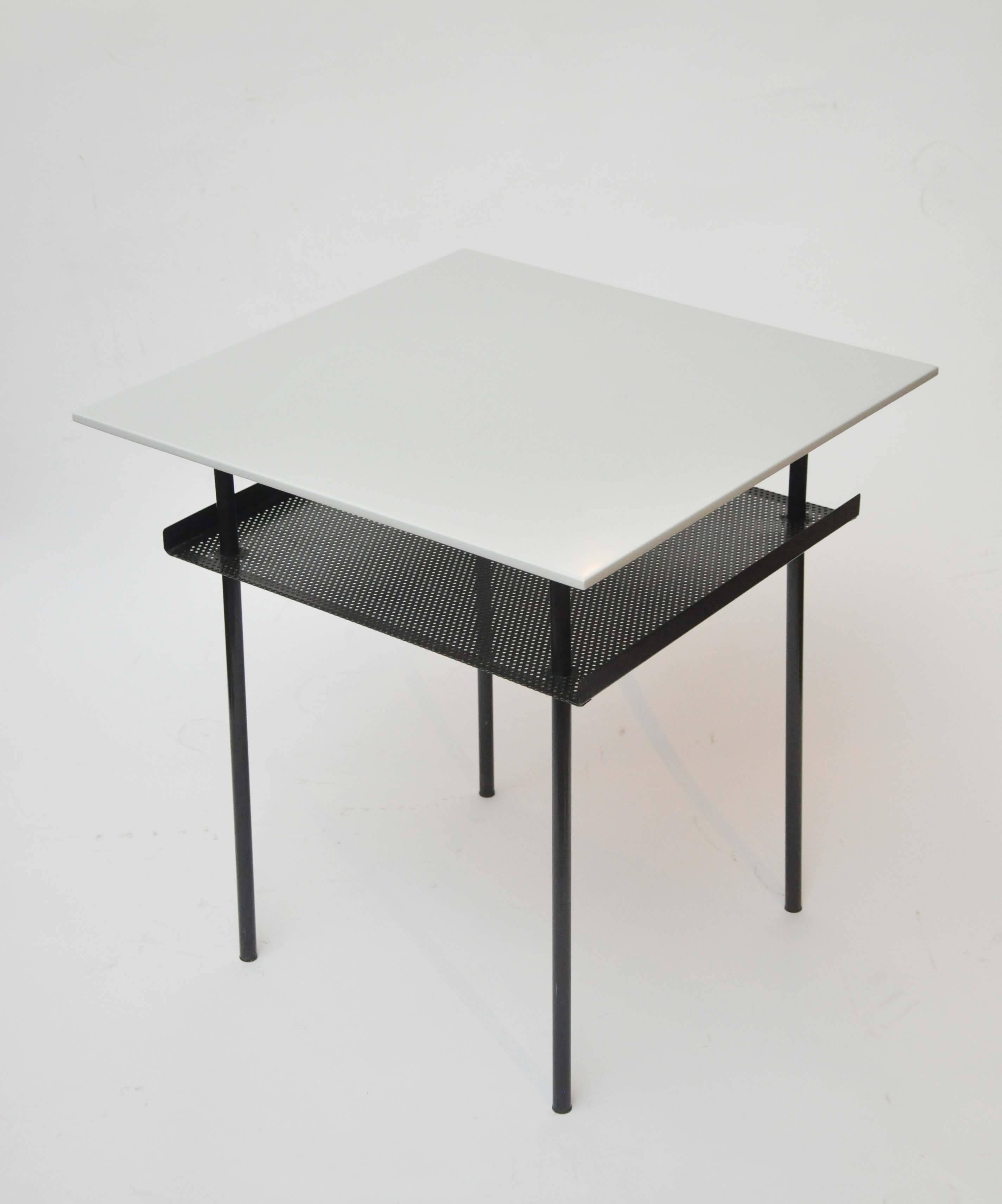 Early 20th-Century Vim Rietveld Auping Side Tables In Good Condition In Chicago, IL