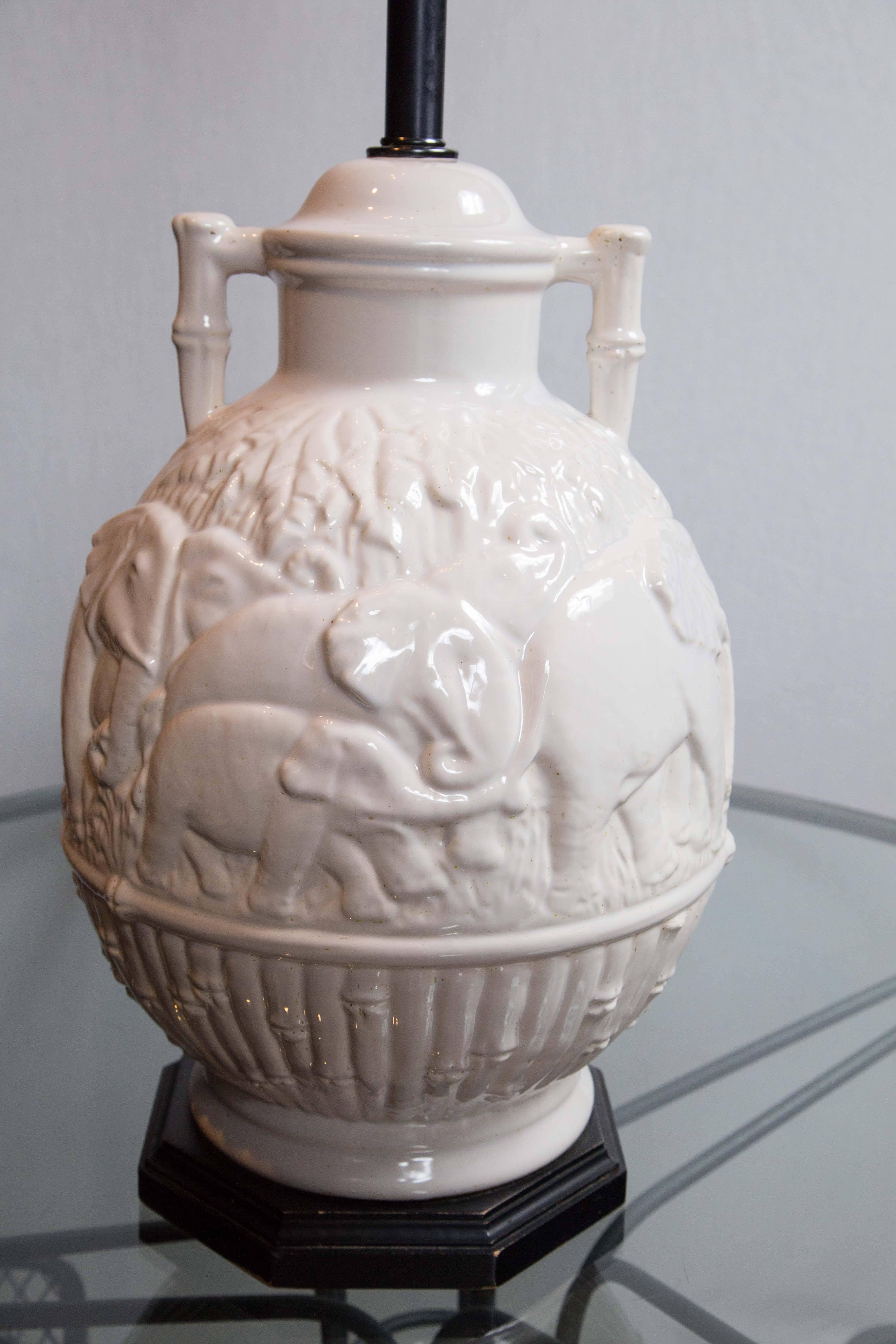 Große Elefantenlampe aus Keramik (Ende des 20. Jahrhunderts) im Angebot