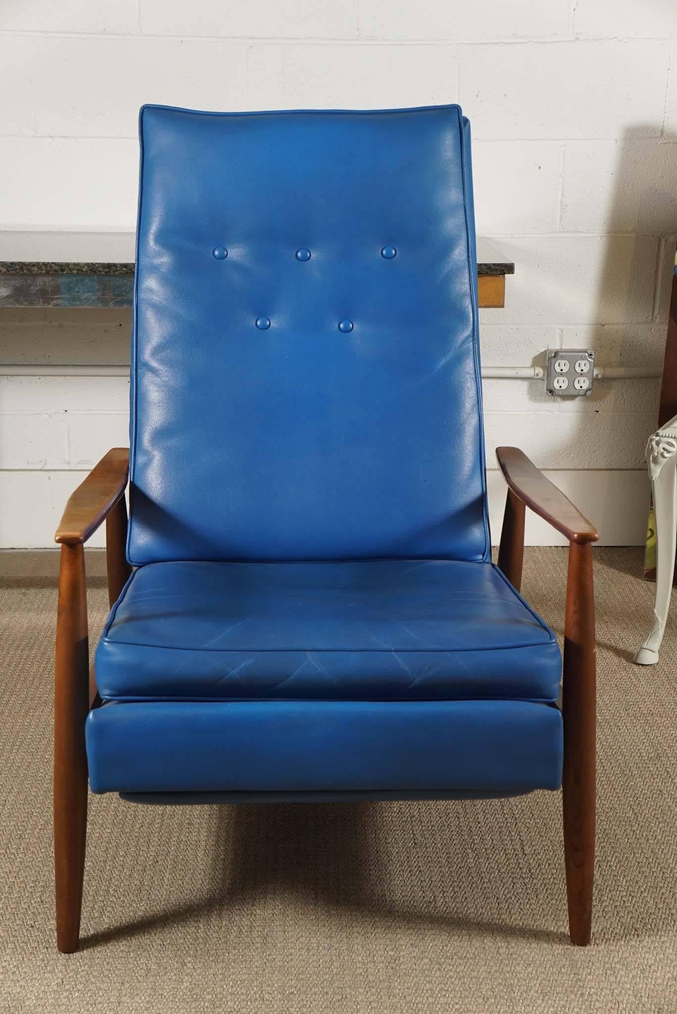 Mid-20th Century Milo Baughman Armchair and Recliner for Thayer Coggin