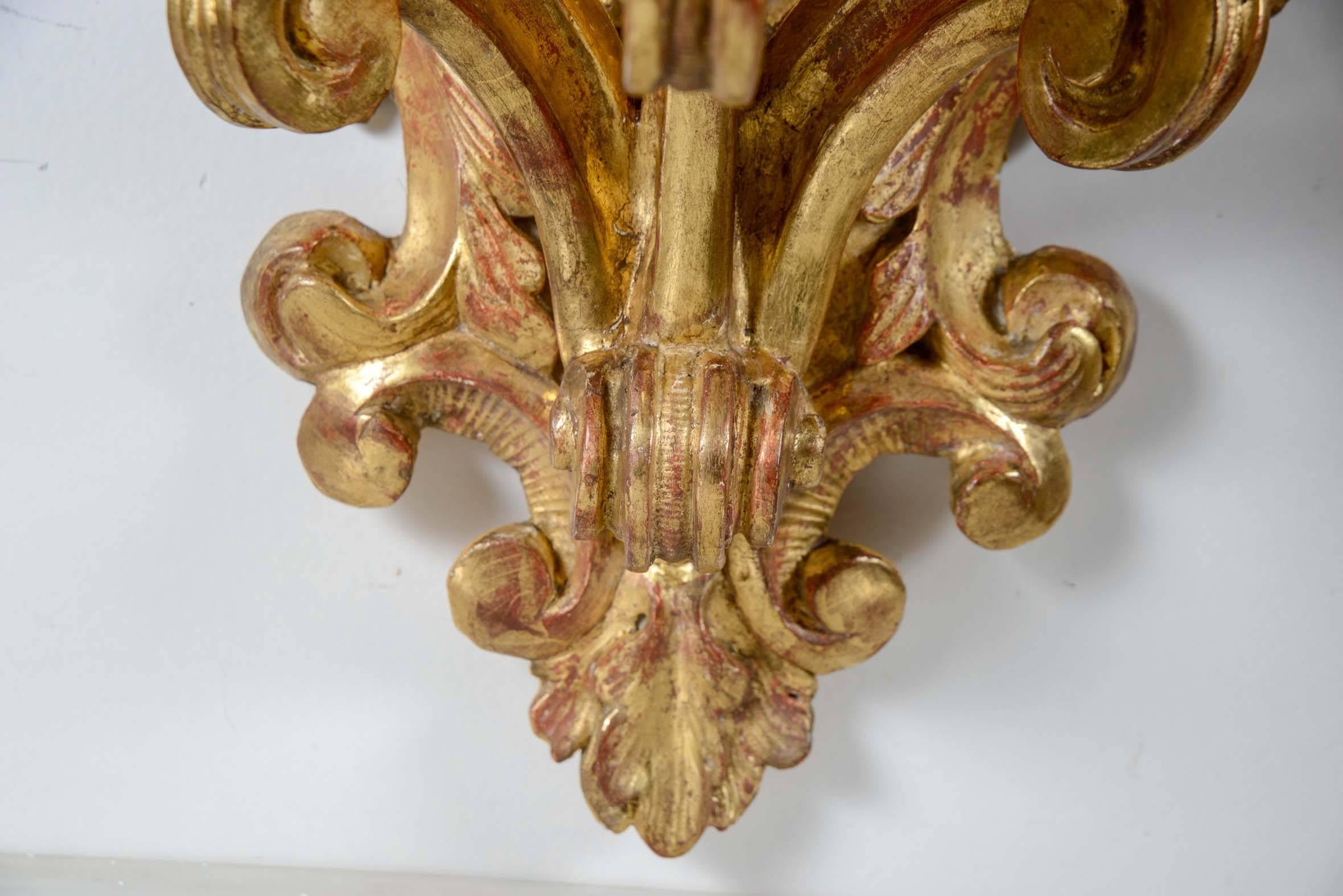 Pair of Gilded Wood Italian Wall Consoles In Excellent Condition For Sale In Paris, FR