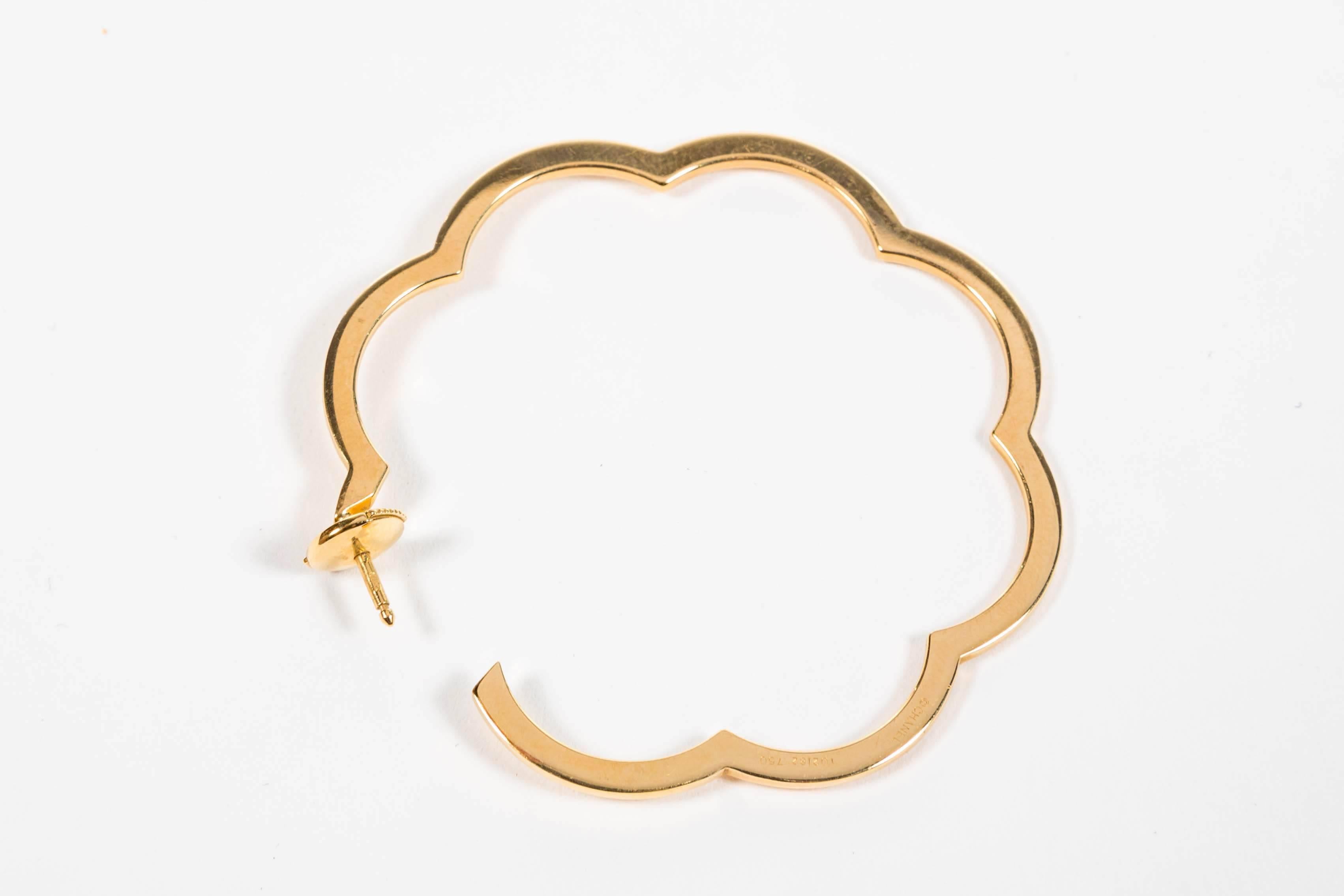Contemporary Chanel 18-Karat Gold Camellia Hoop Earrings