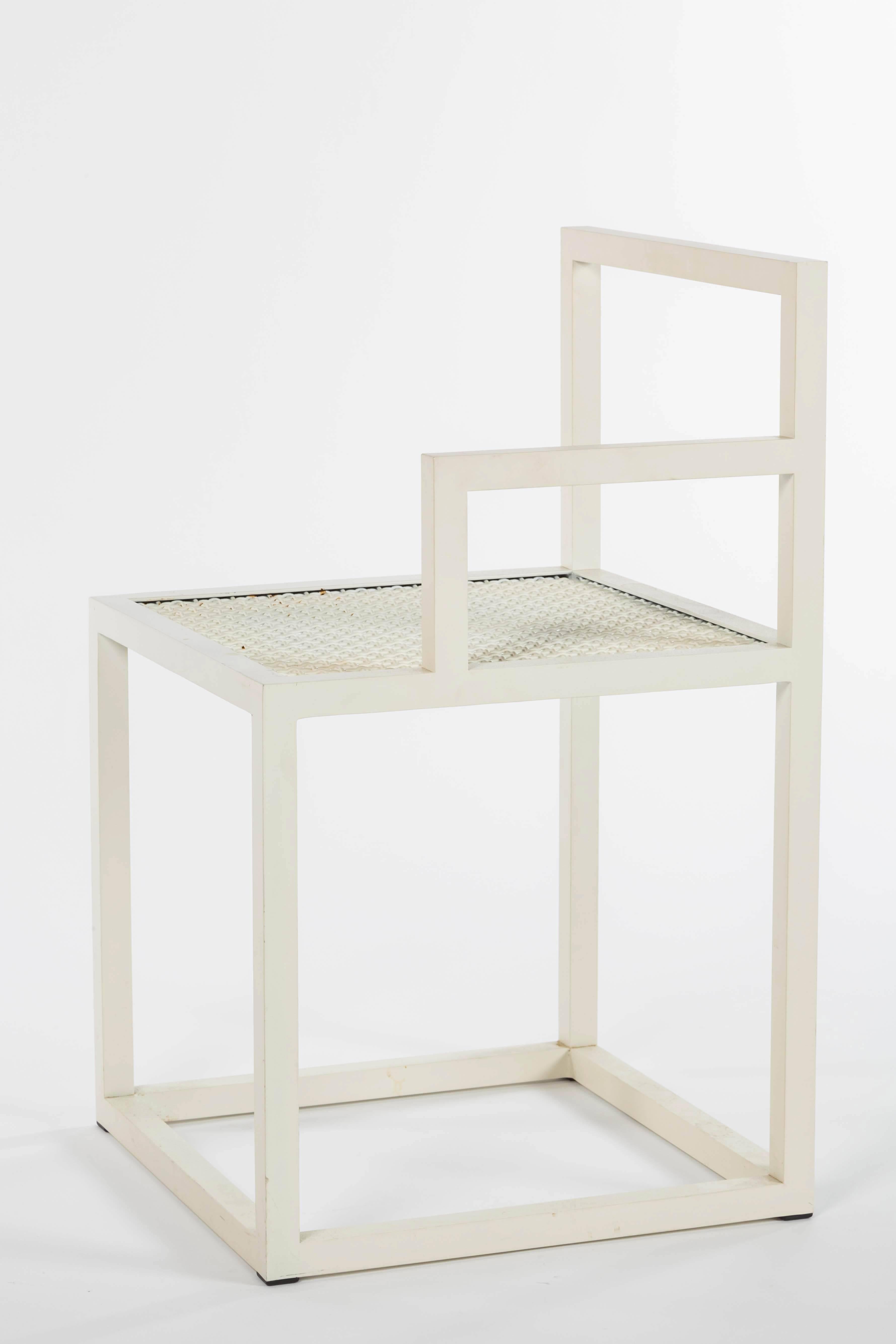 Paar weiße moderne Sol-Stühle aus pulverbeschichtetem Stahl von Jonathan Nesci (21. Jahrhundert und zeitgenössisch) im Angebot