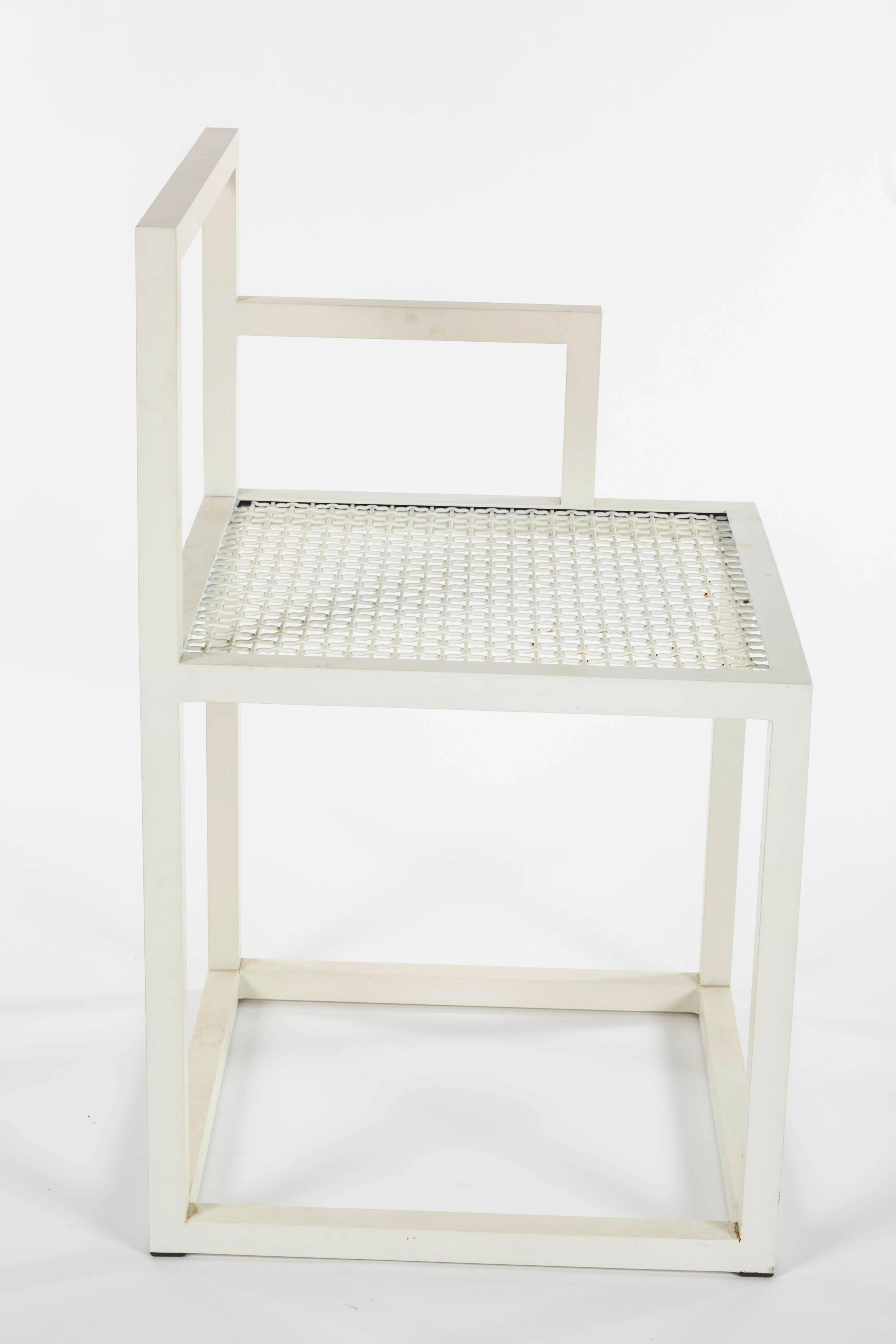 Paar weiße moderne Sol-Stühle aus pulverbeschichtetem Stahl von Jonathan Nesci im Angebot 2