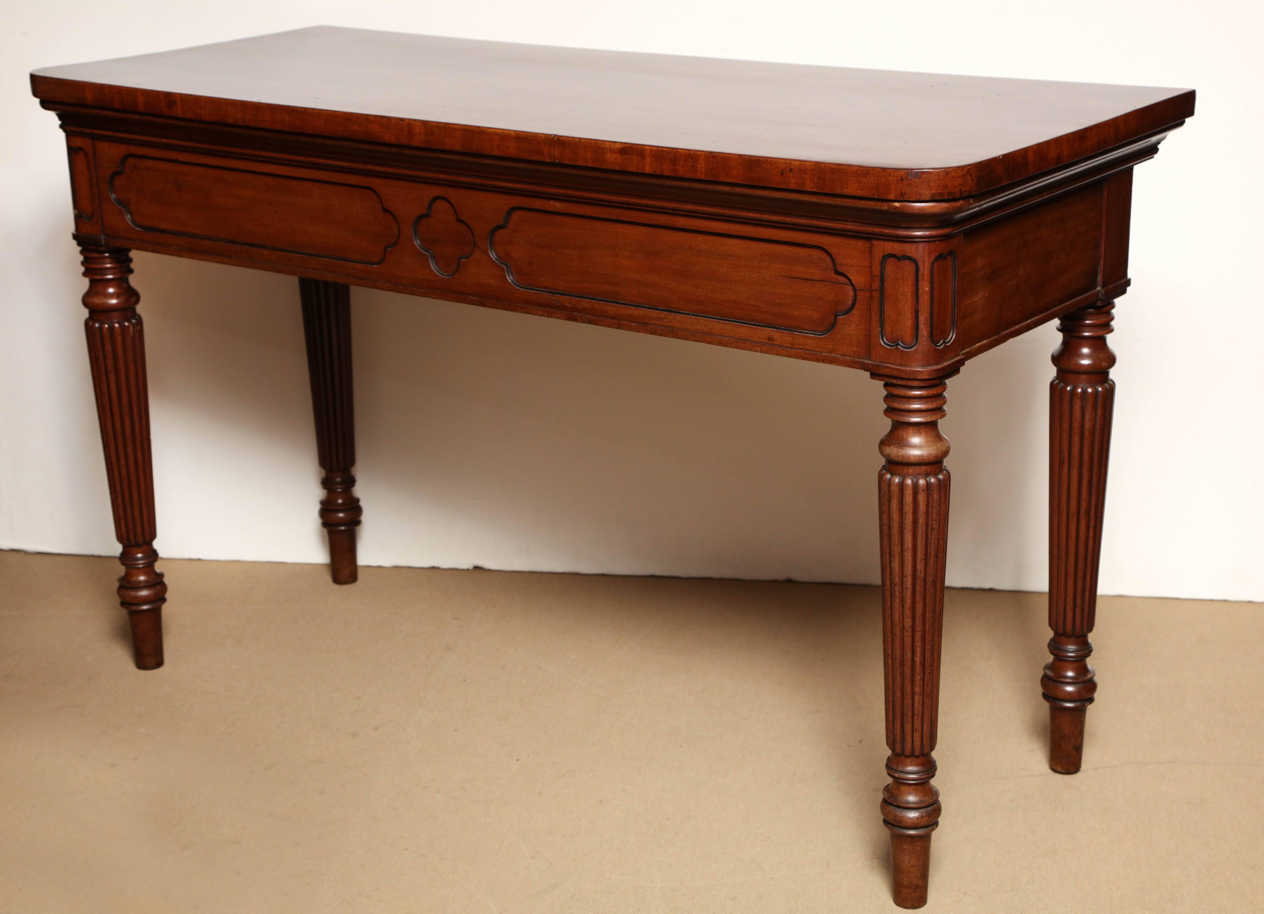 Mid-19th century Irish, mahogany serving table.
No drawer.