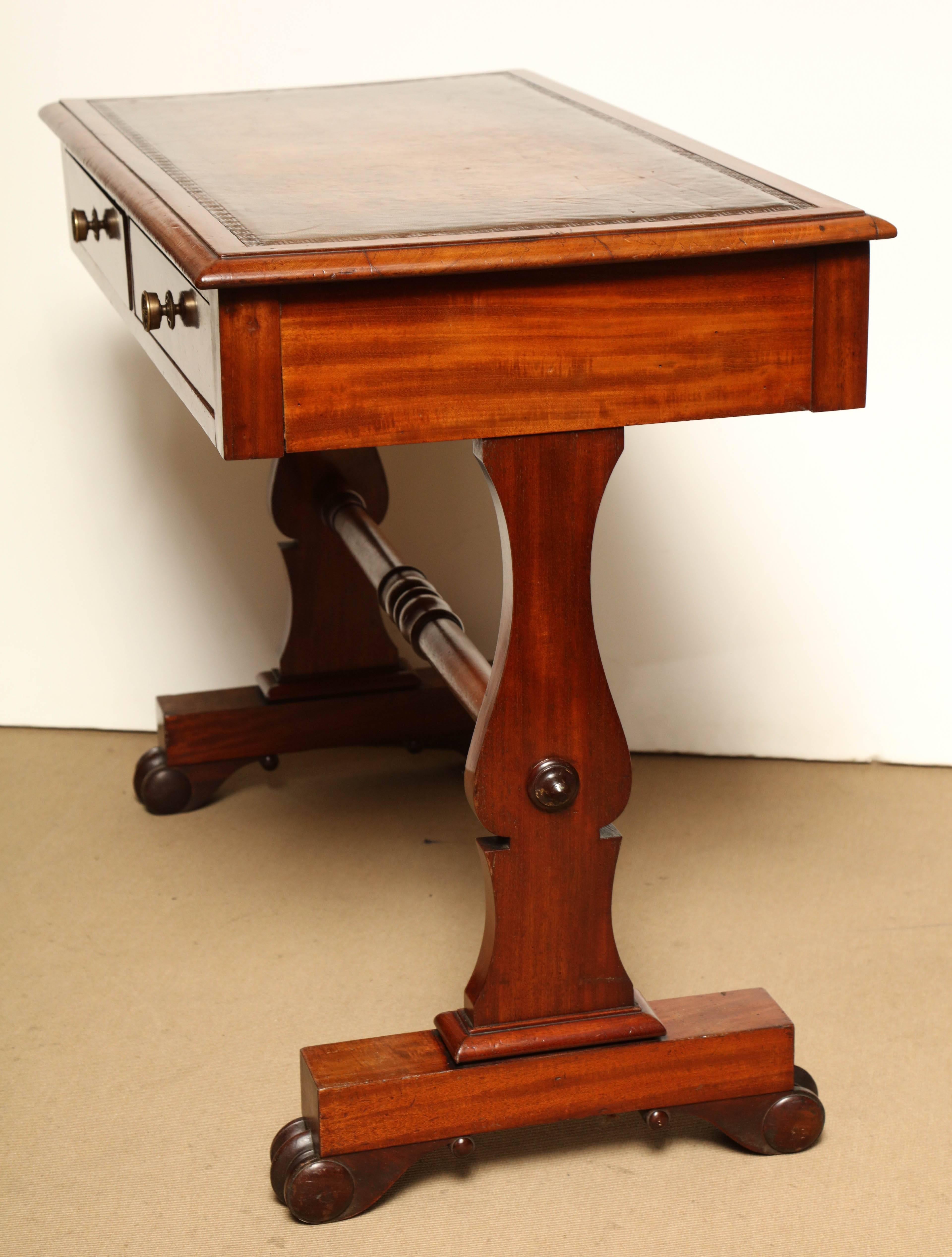 Mid-19th Century English, Mahogany and Leather Top Desk 4
