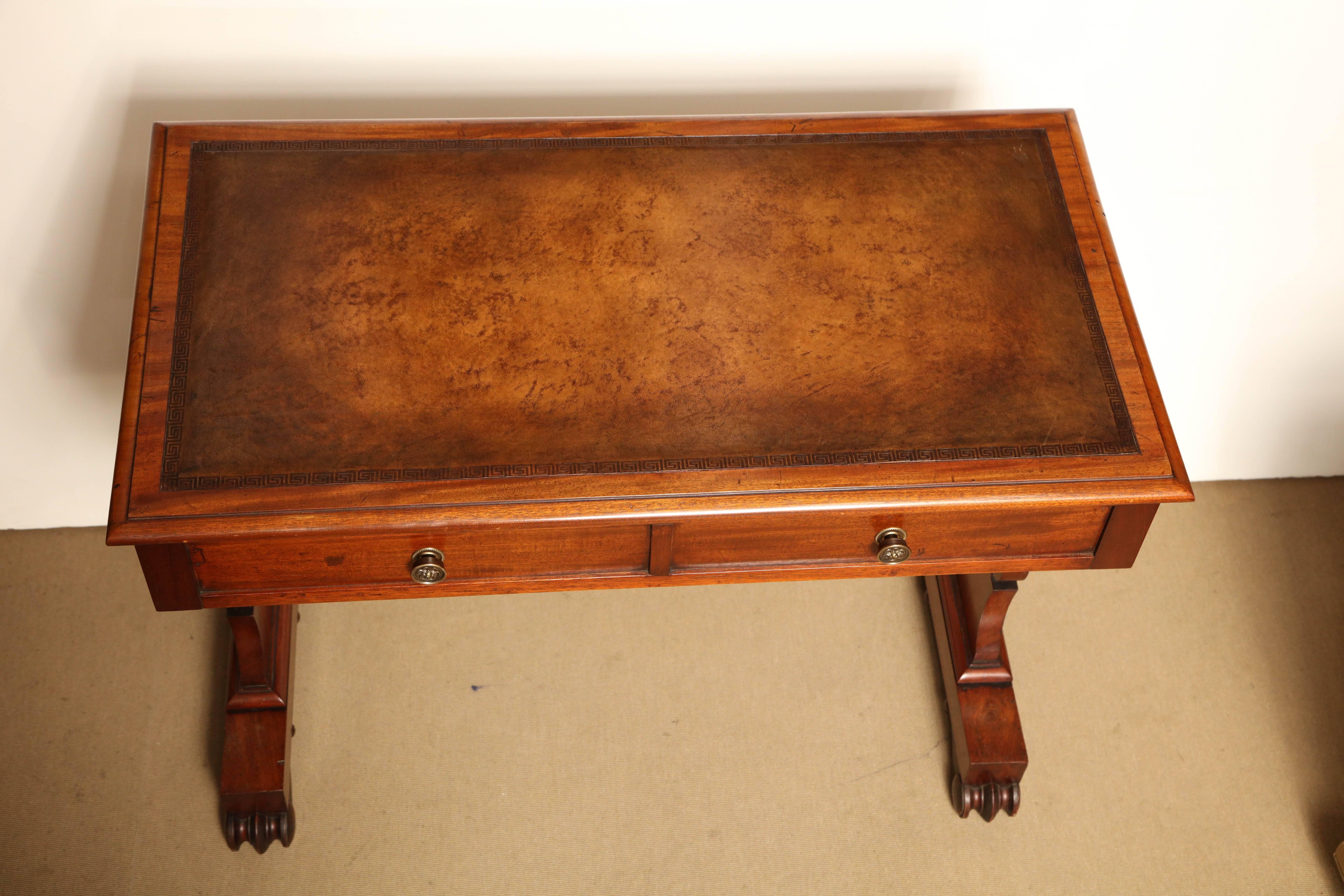 Mid-19th Century English, Mahogany and Leather Top Desk 7