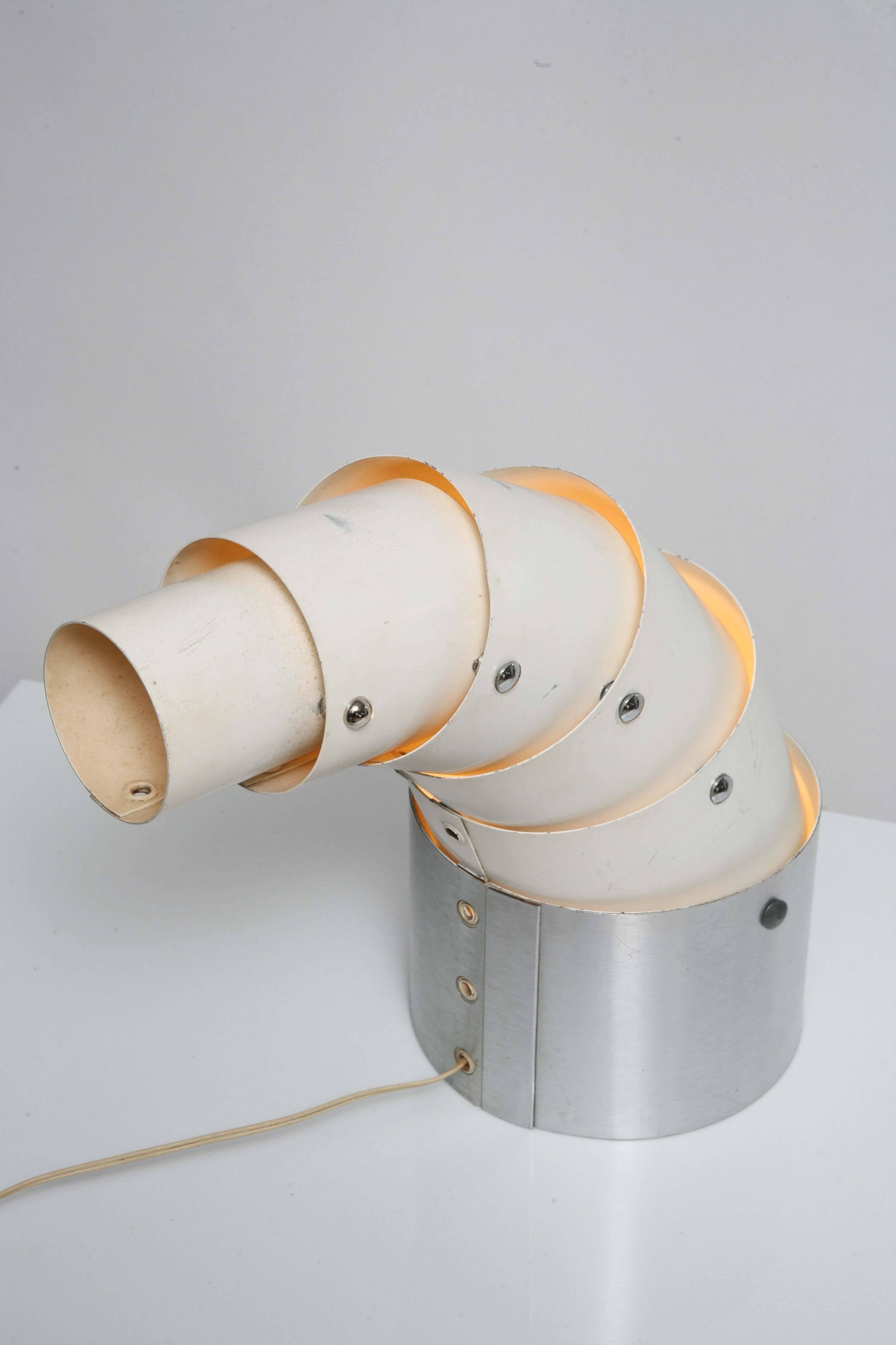 Mid-Century Modern Italian Arredoluce Style Articulated Steel Table Lamp For Sale 1