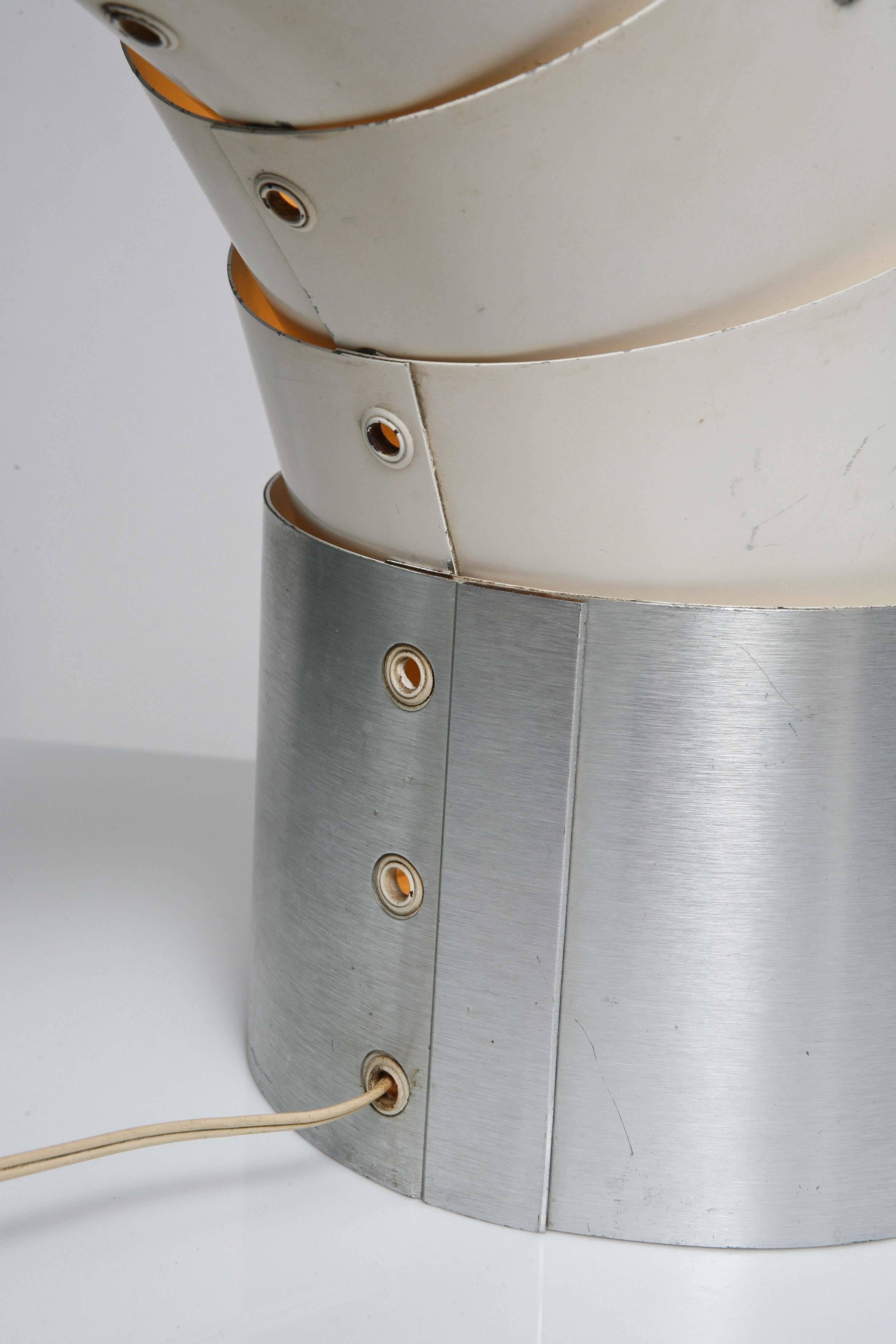 Mid-Century Modern Italian Arredoluce Style Articulated Steel Table Lamp For Sale 2