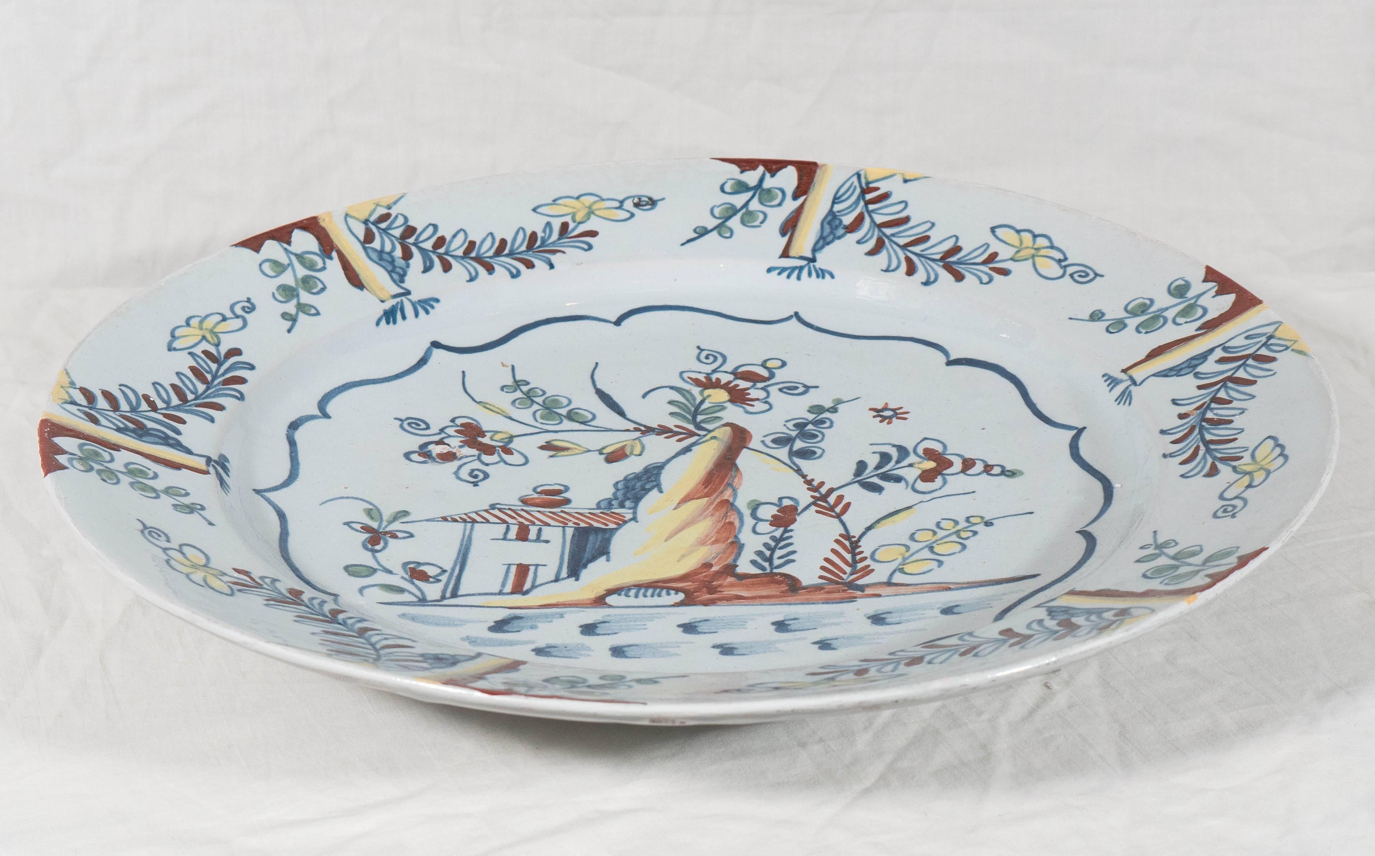 Antique Bristol Delft Charger Painted in Polychrome Colors circa 1760 In Excellent Condition In Katonah, NY
