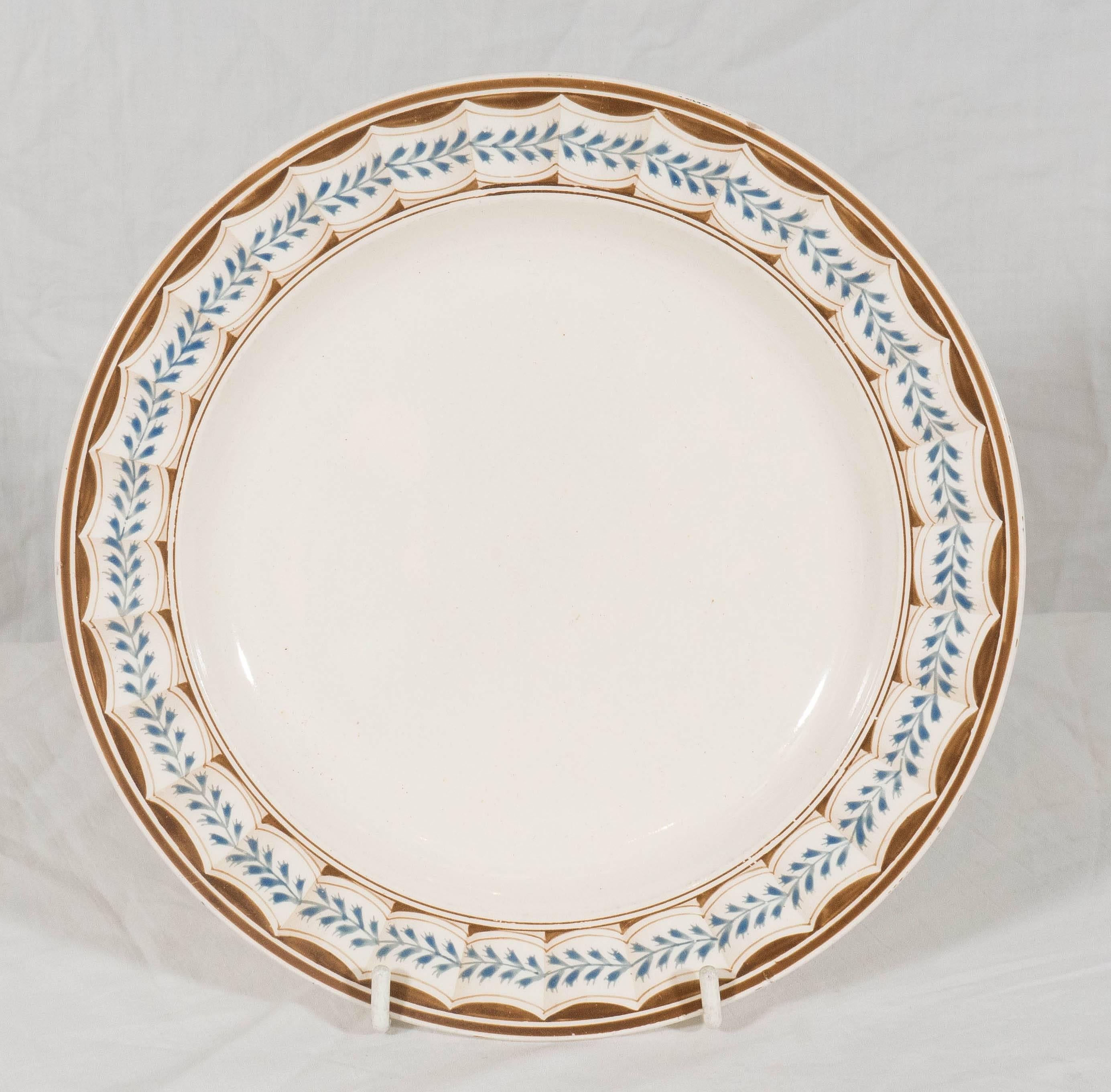 Neoclassical Four Wedgwood Creamware Dishes in the Lag and Feather Pattern