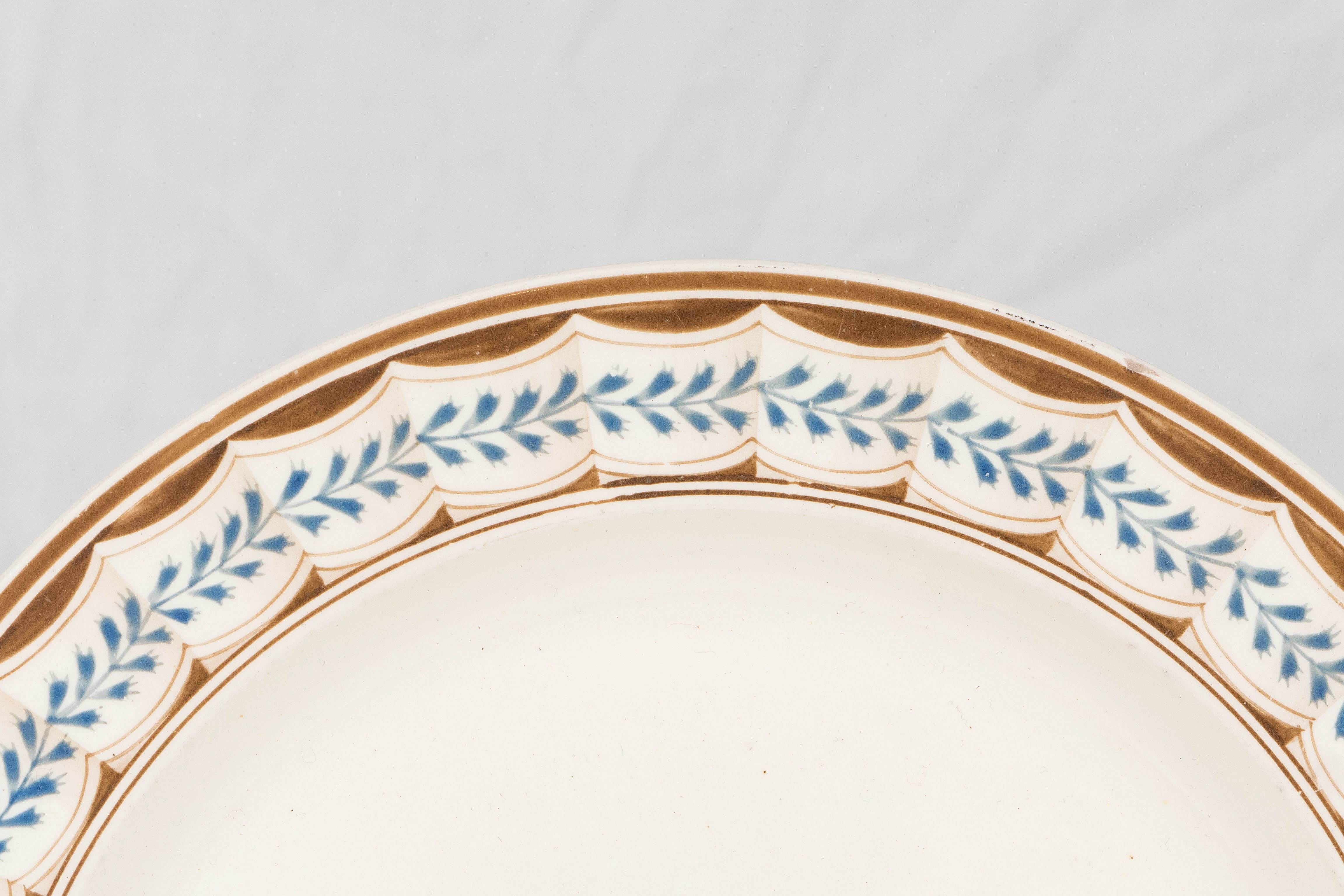 Four Wedgwood Creamware Dishes in the Lag and Feather Pattern In Excellent Condition In Katonah, NY