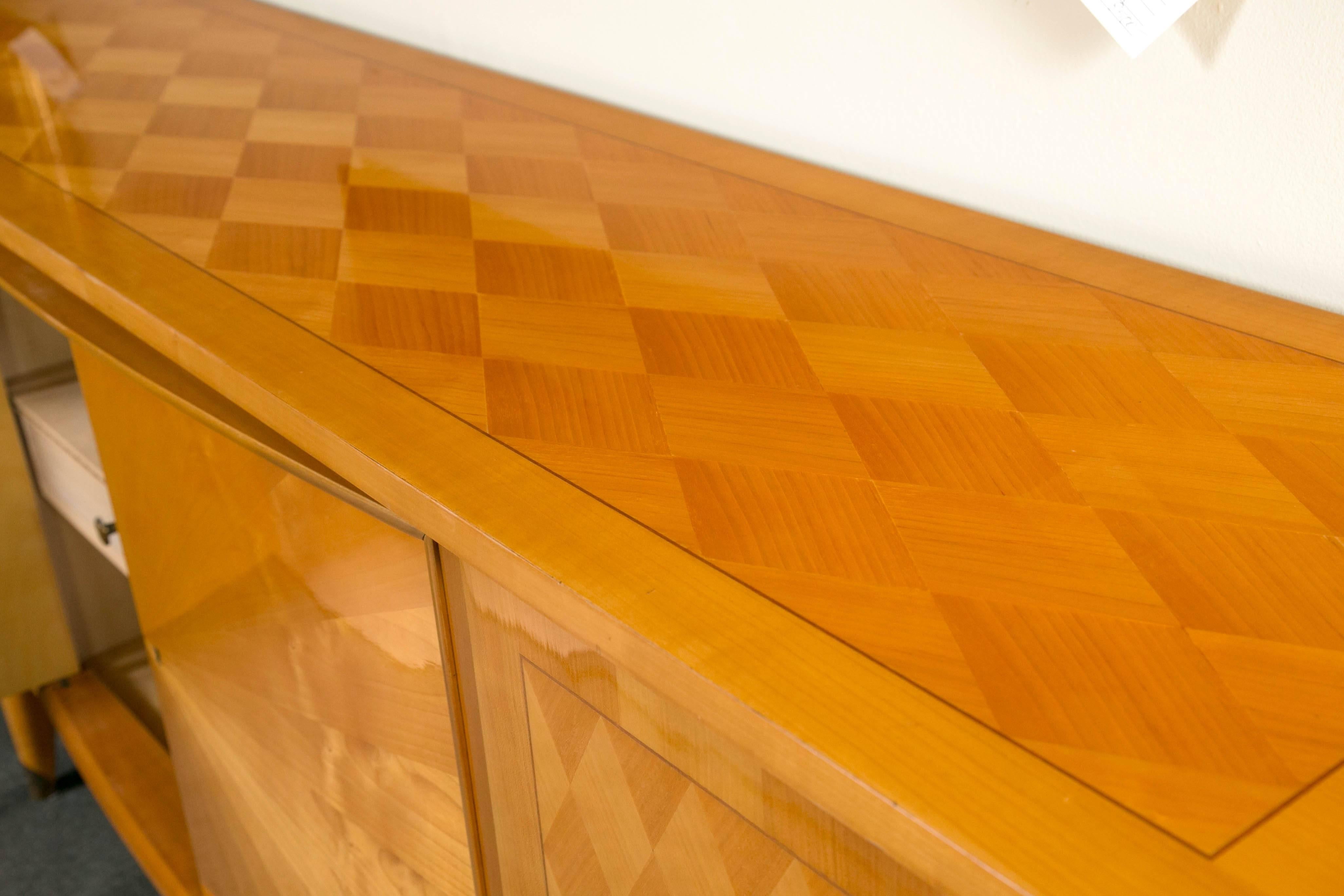 French Palatial Blonde Mahogany Sunburst Inlaid Sideboard In Good Condition In Stamford, CT