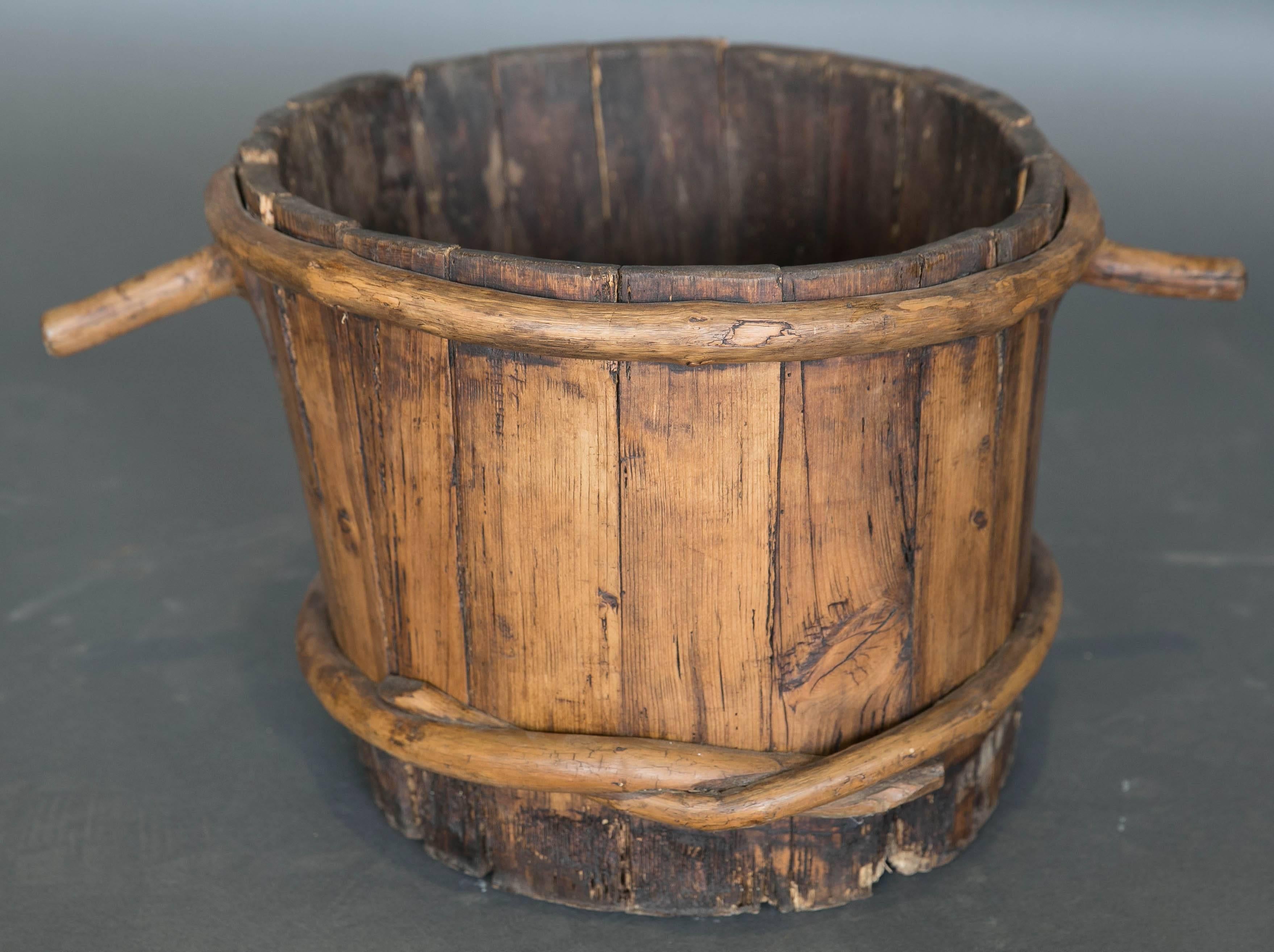 19th Century Primitive Folk Art Wooden Measuring Container In Excellent Condition In Houston, TX