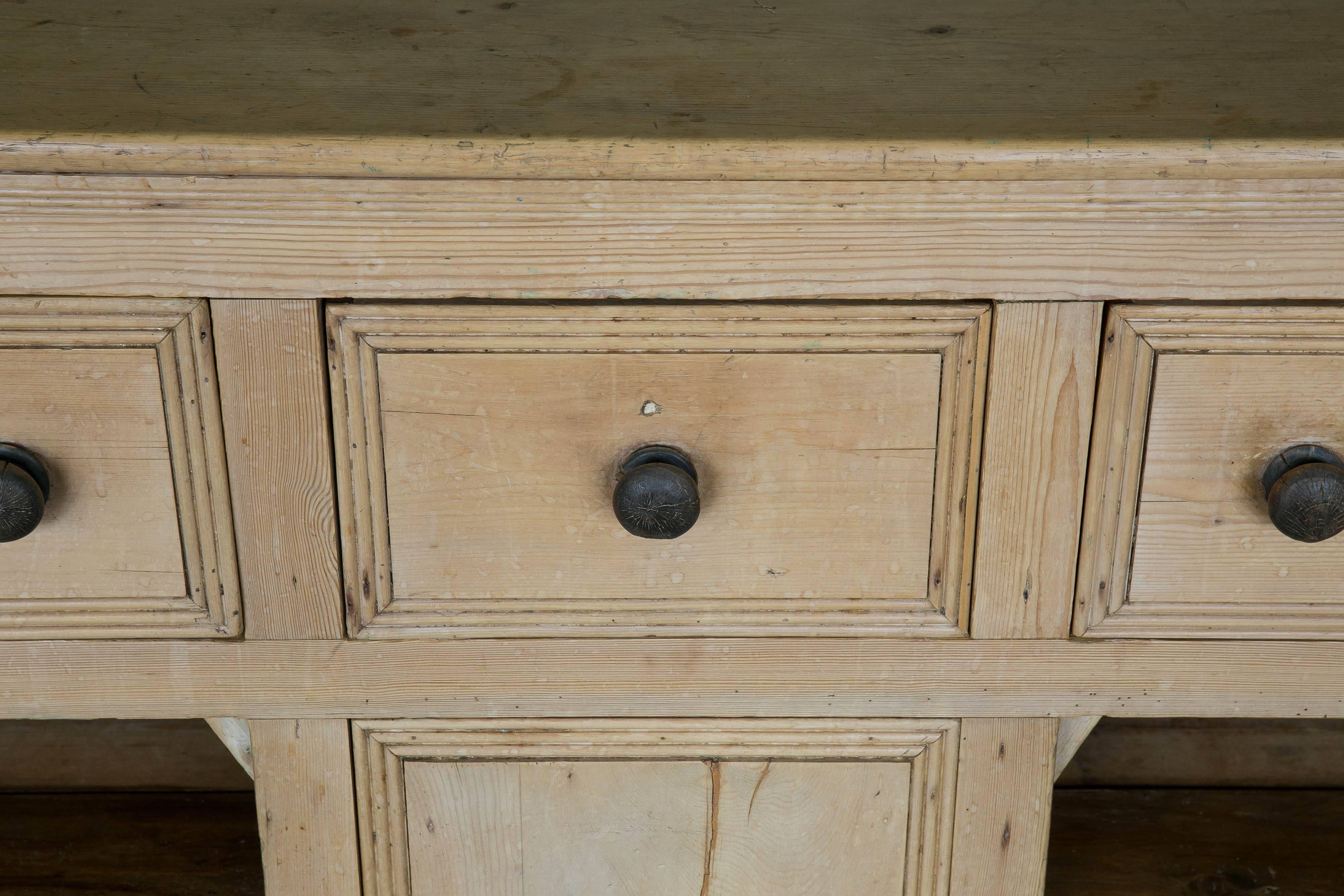 19th Century Washed Pine Welsh Dresser with Plate Rack In Excellent Condition In Houston, TX