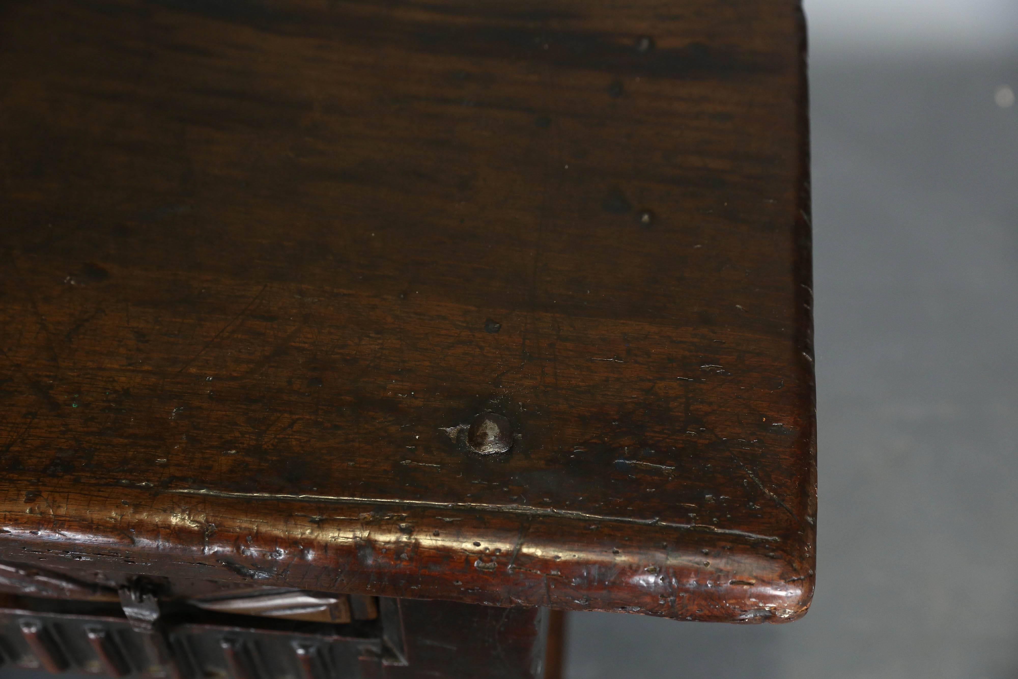 Table console espagnole ancienne du XVIIIe siècle Excellent état - En vente à Houston, TX