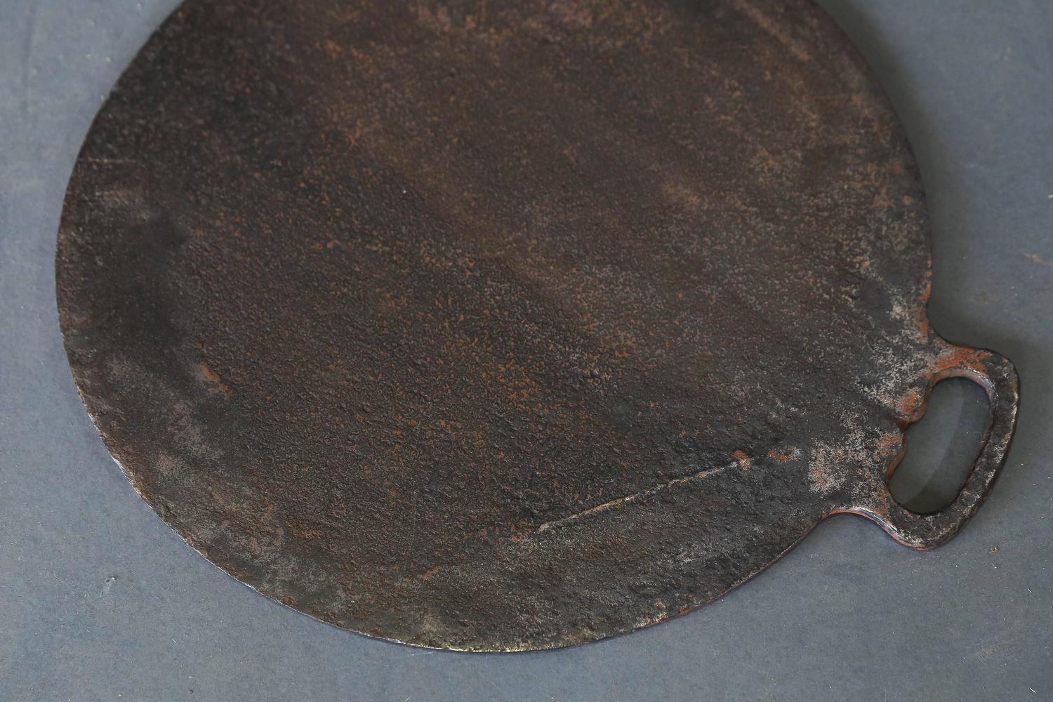 Antique 19th Century Cast Iron Crepe Pan For Sale at 1stdibs