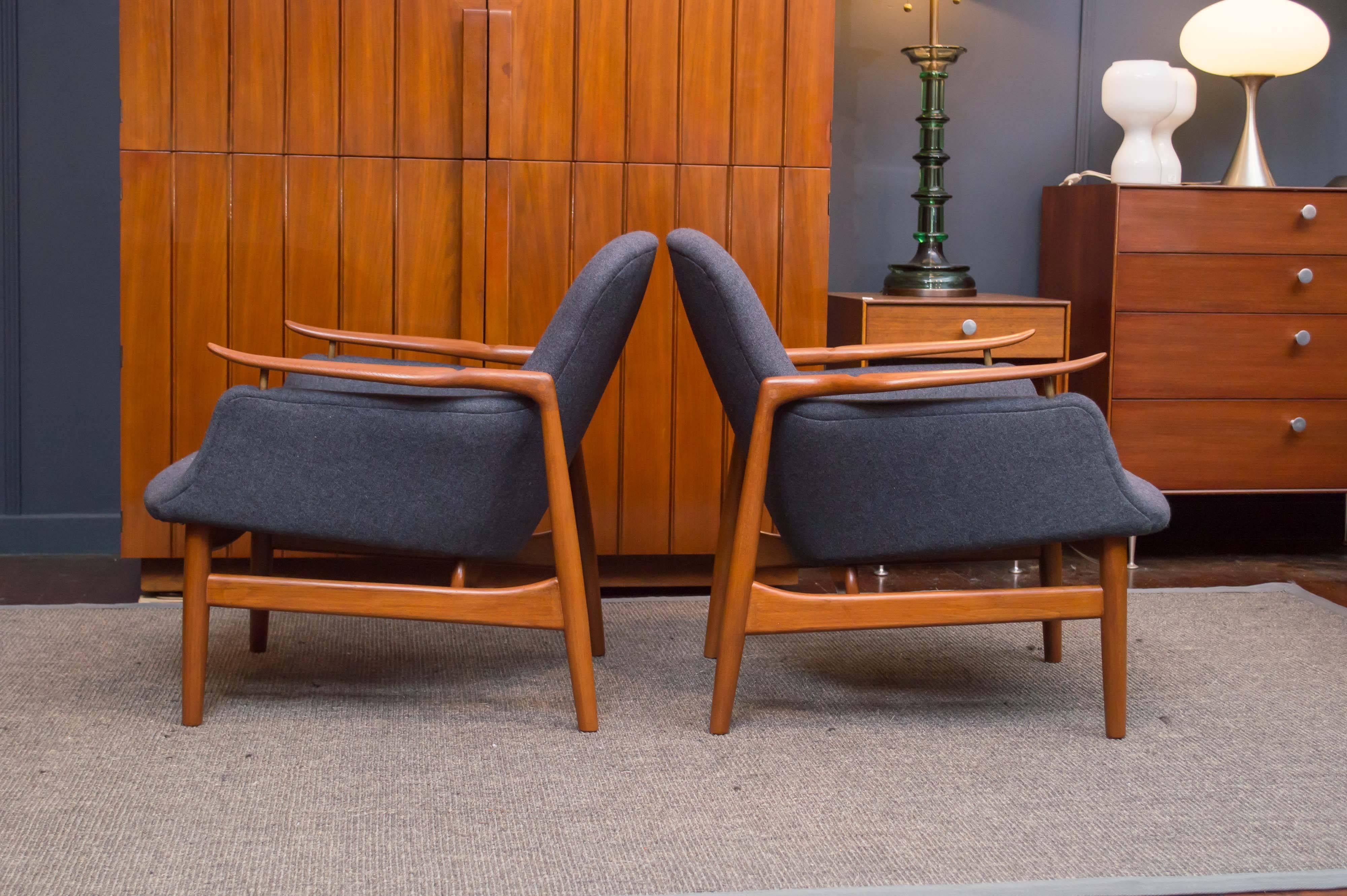 Mid-20th Century Finn Juhl NV 53 Lounge Chairs