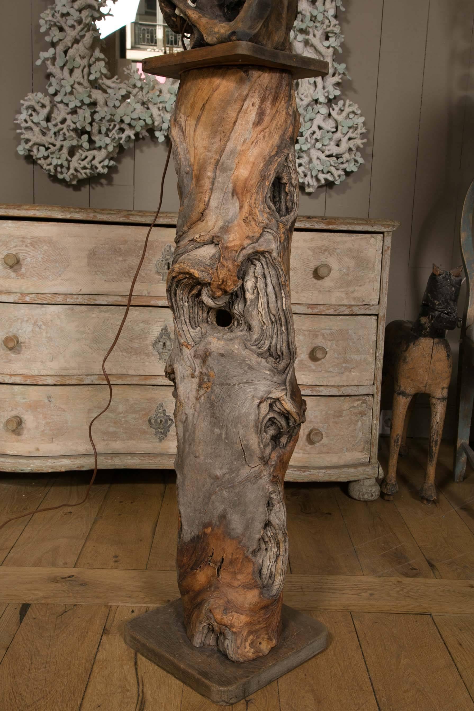 Luminous Wooden Sculpture of a Great Owl over a Trunk Base, circa 1970 In Good Condition In Paris, FR