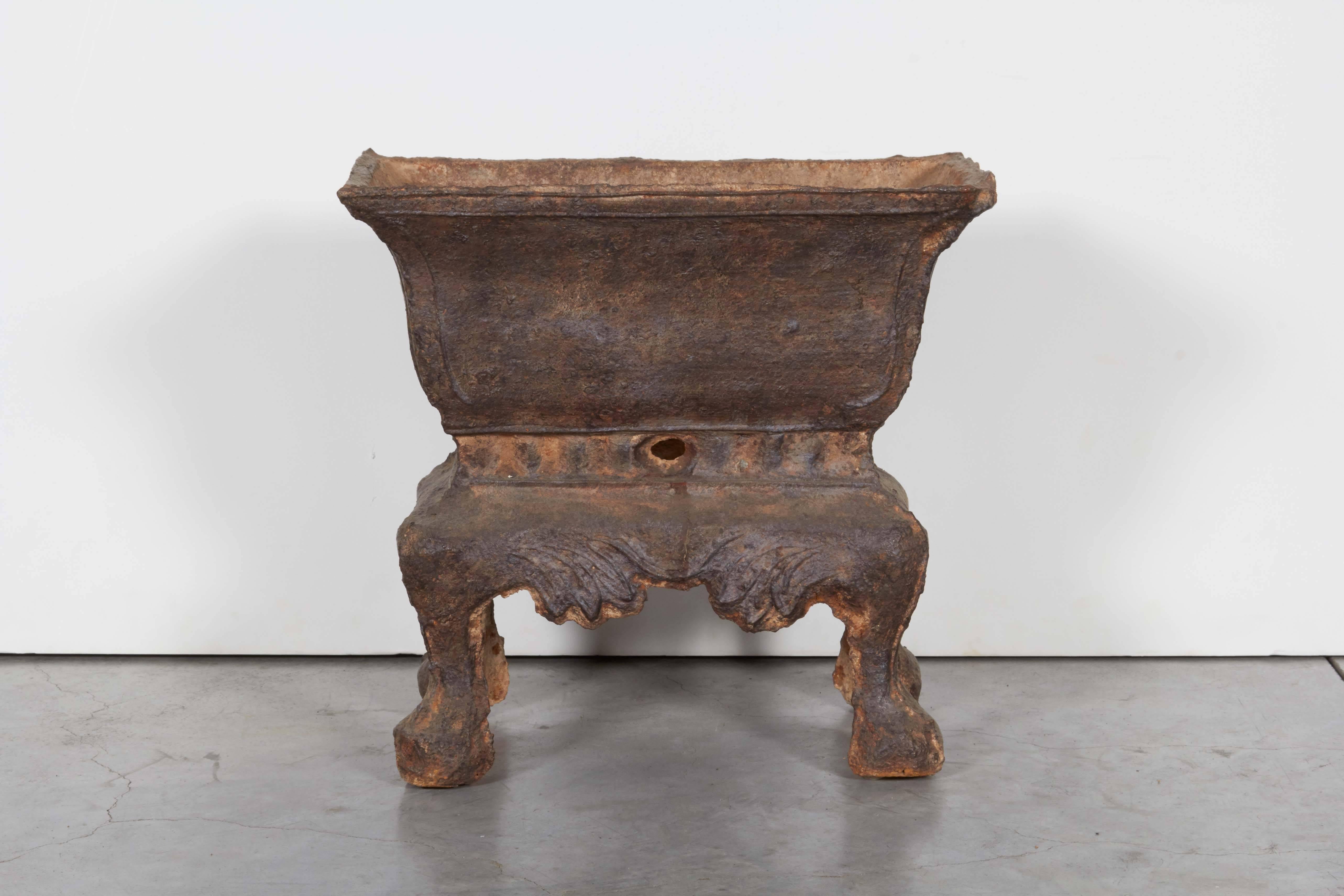 Early 19th Century Cast Iron Incense Burner In Good Condition For Sale In New York, NY