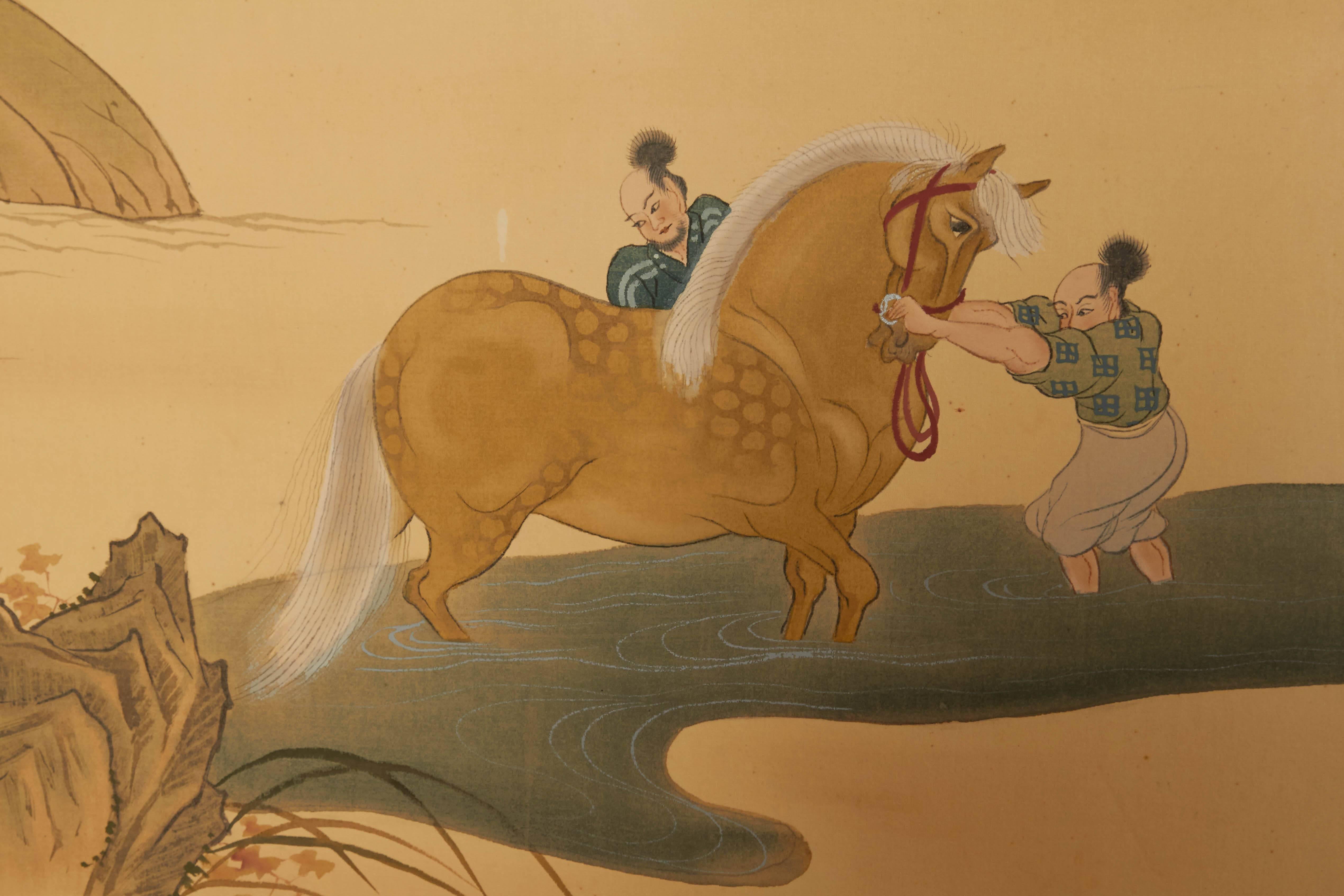 Peint Paravent japonais du début du 20e siècle à quatre panneaux représentant des cavaliers domptant des chevaux en vente