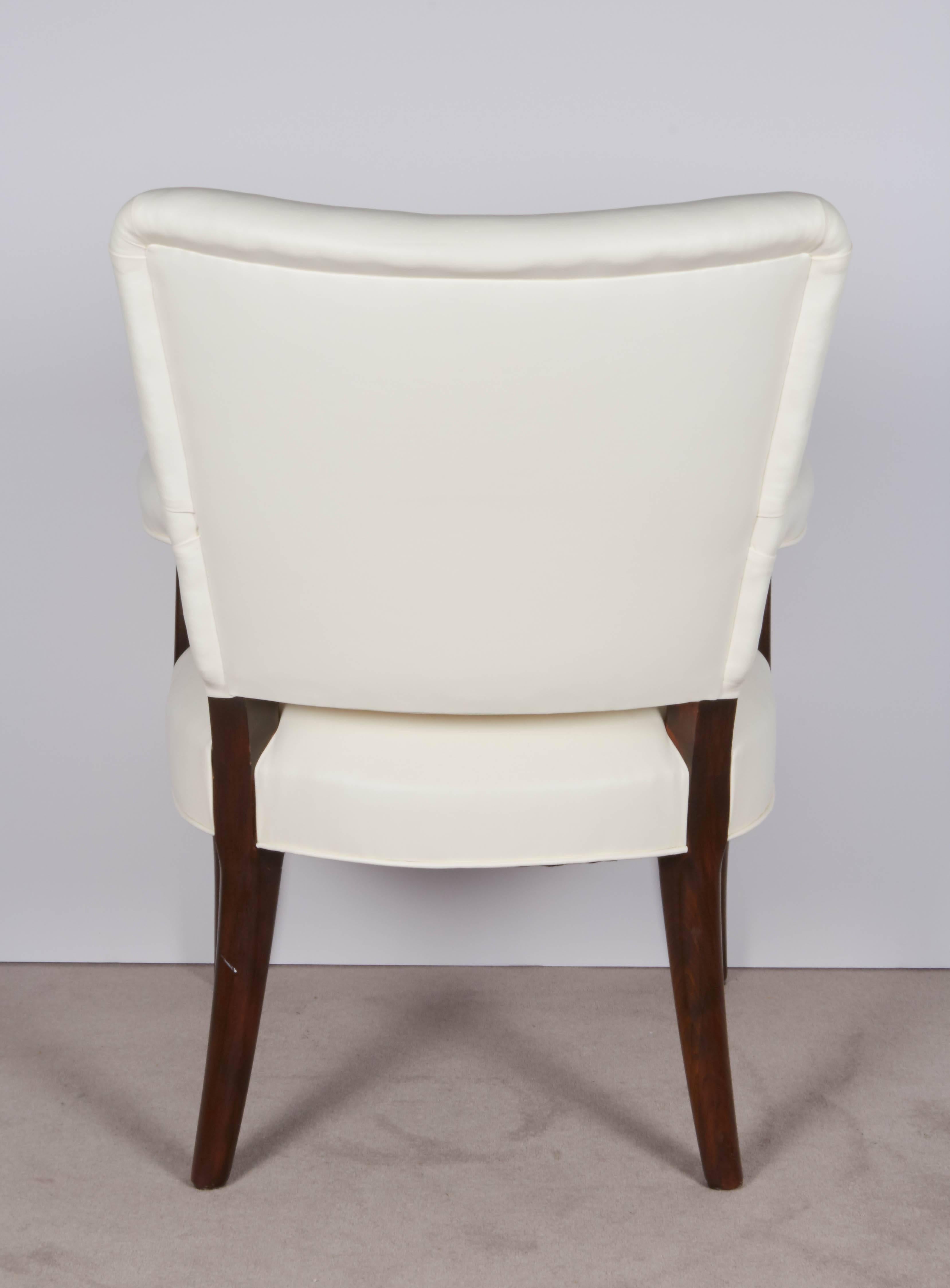 Pair of Stow Davis White Leather Armchairs In Excellent Condition In New York, NY