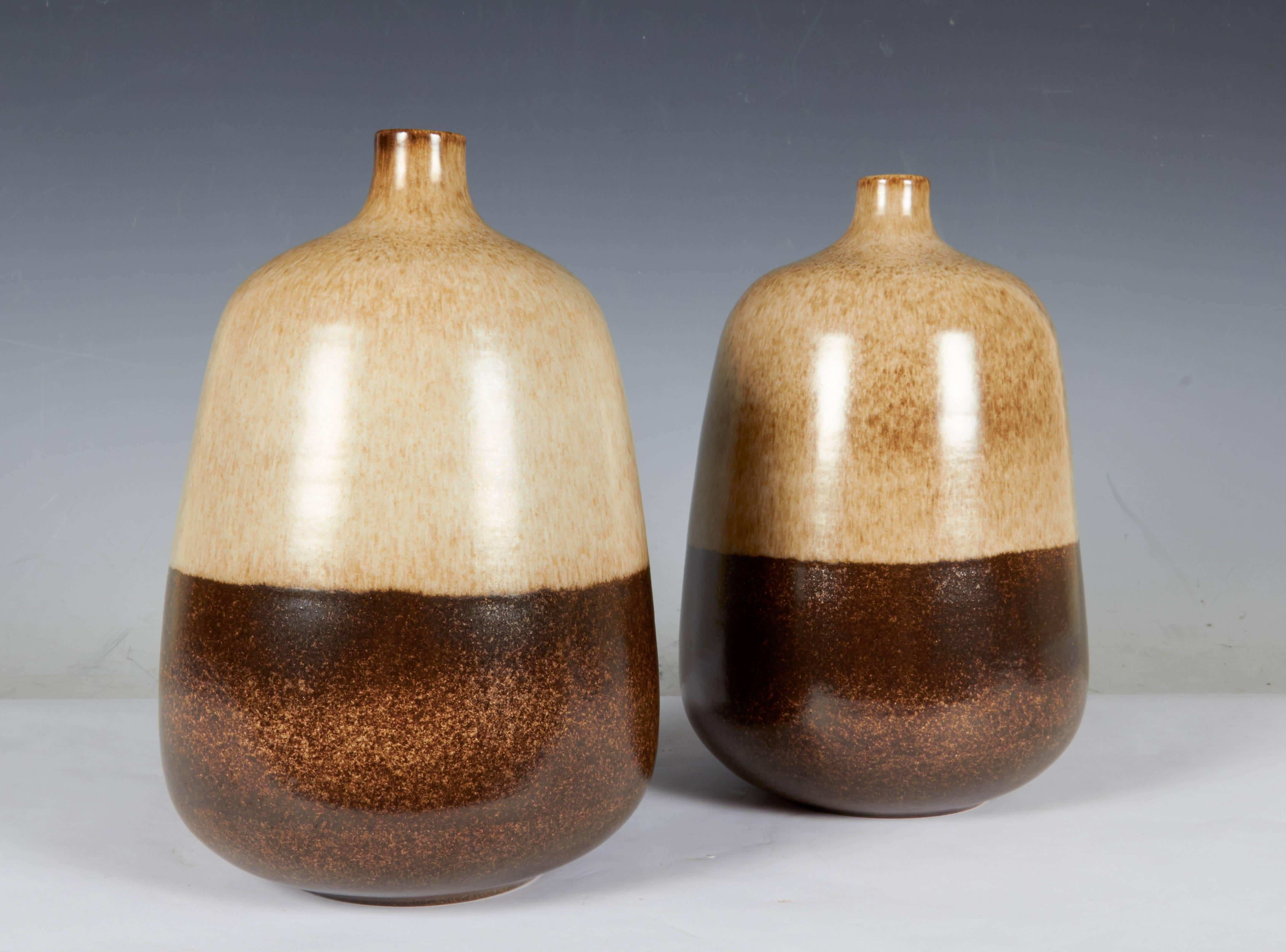 Pair of Alvino Bagni Ceramic Bottle Vases for Raymor In Good Condition In New York, NY