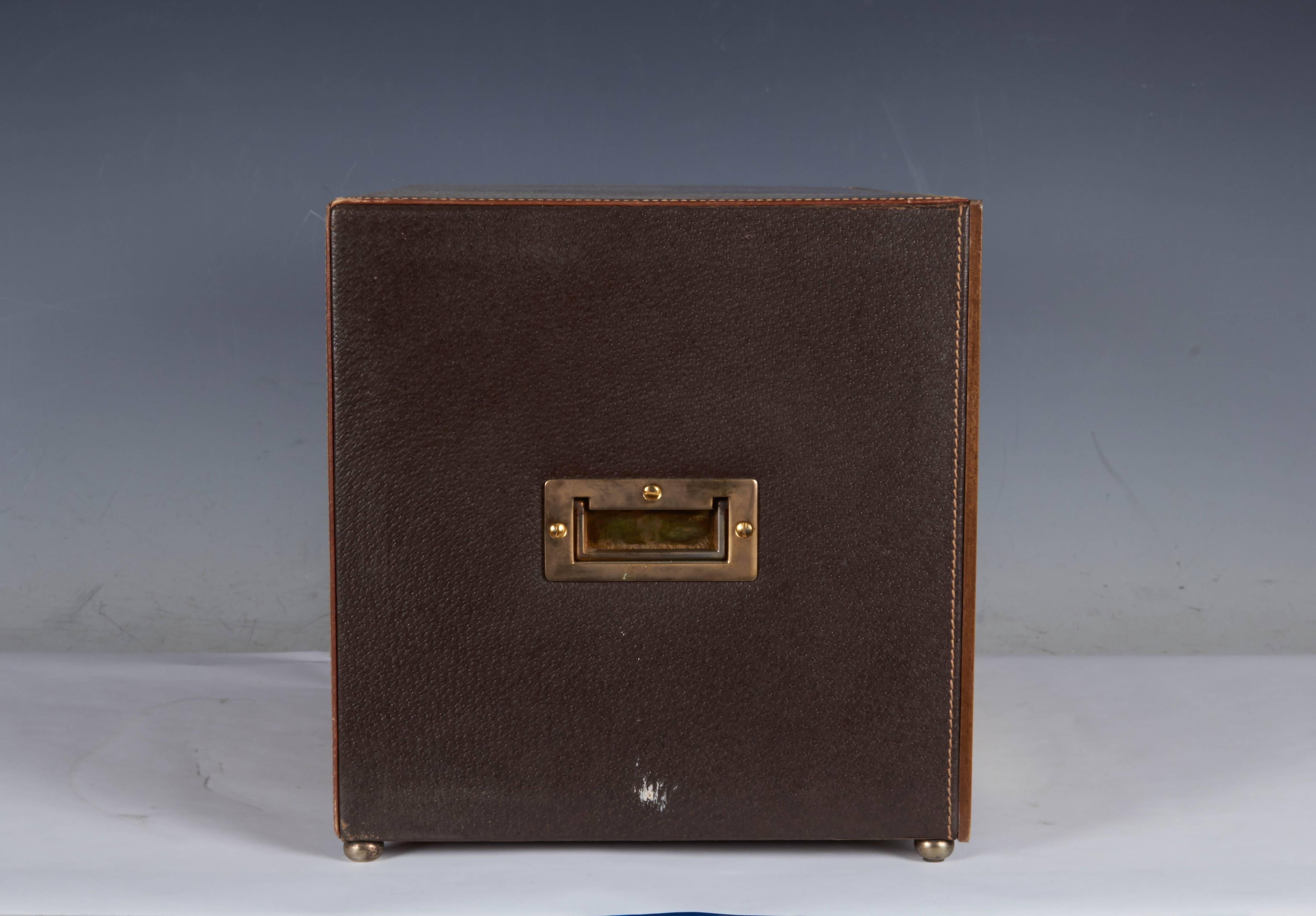 Mark Cross Men's Jewelry Box in Leather and Brass In Good Condition In Astoria, NY