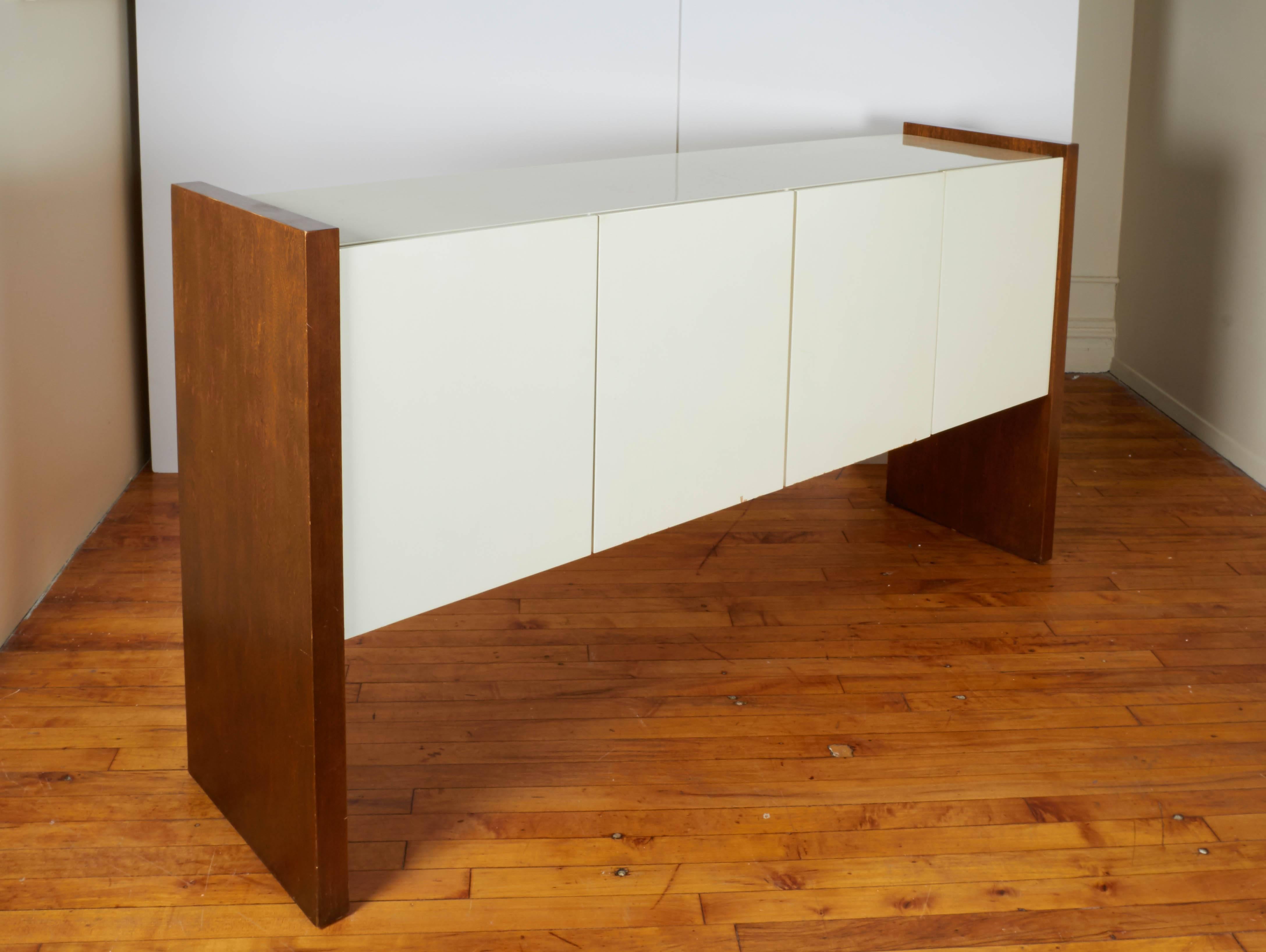 Milo Baughman Lacquer and Wood Sideboard for Thayer Coggin In Good Condition In New York, NY