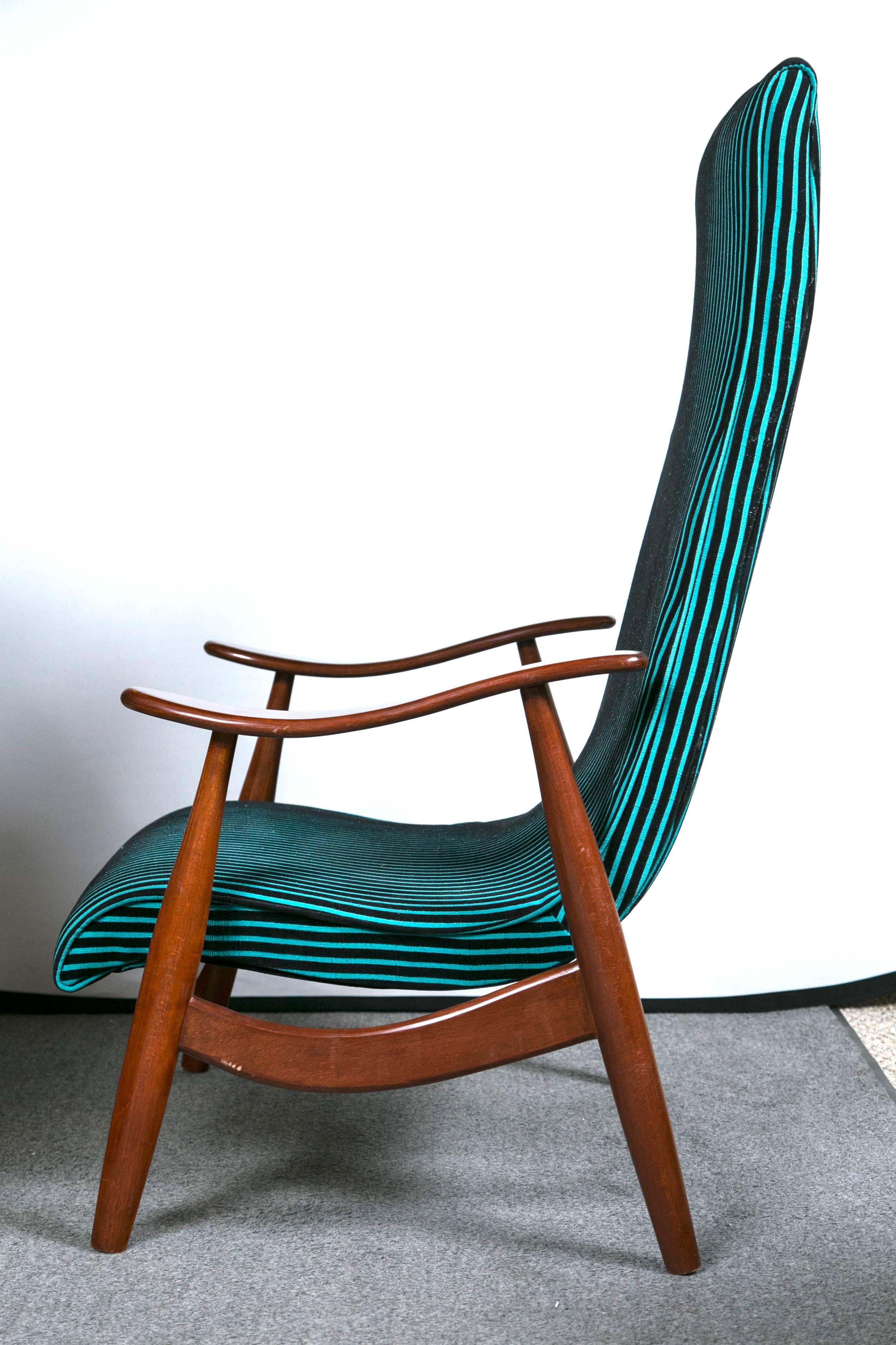 20th Century Pair of Mid-Century Modern Arm Lounge Chairs