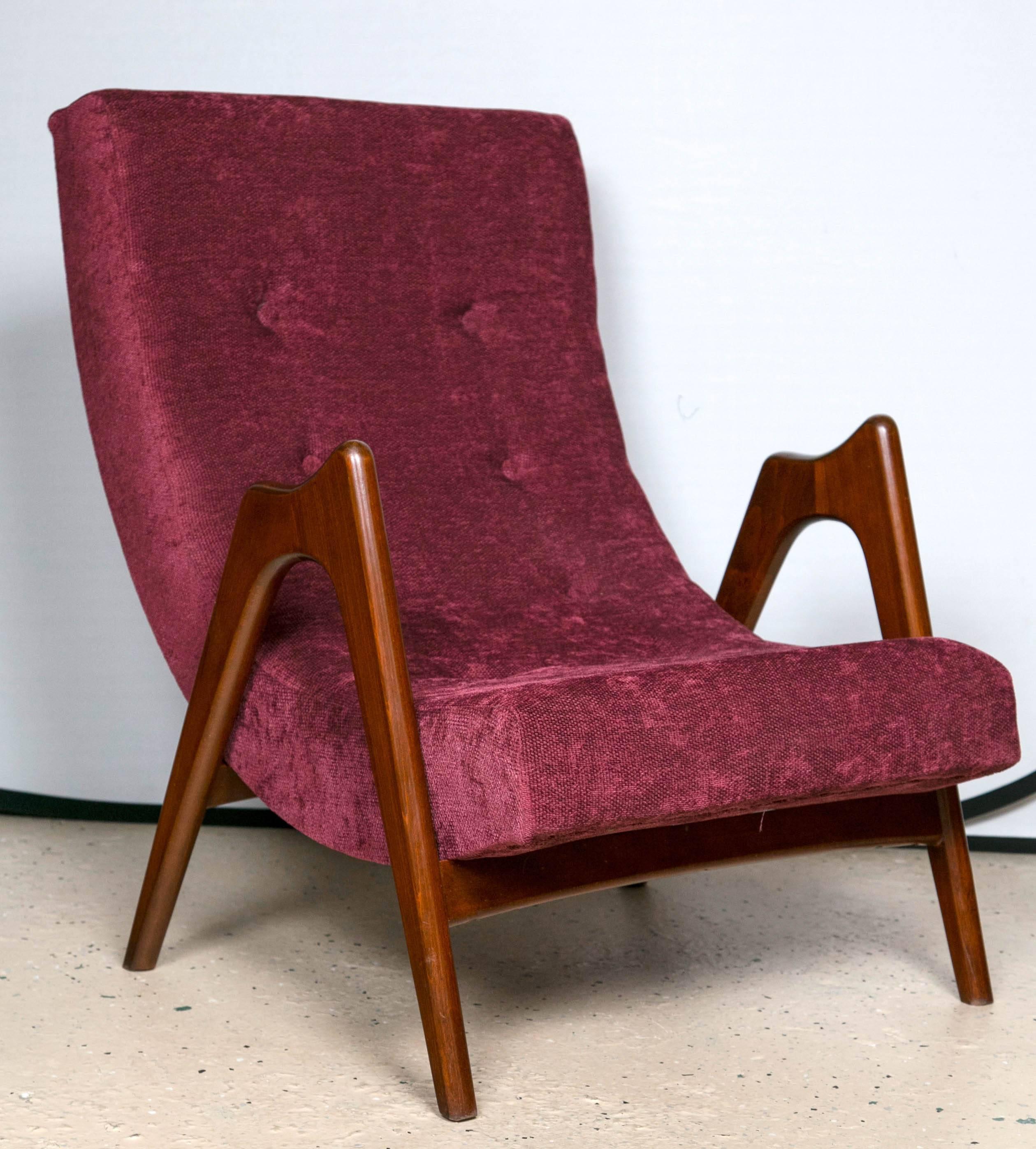 Italian Pair of Newly Upholstered Mid-Century Modern Armchairs