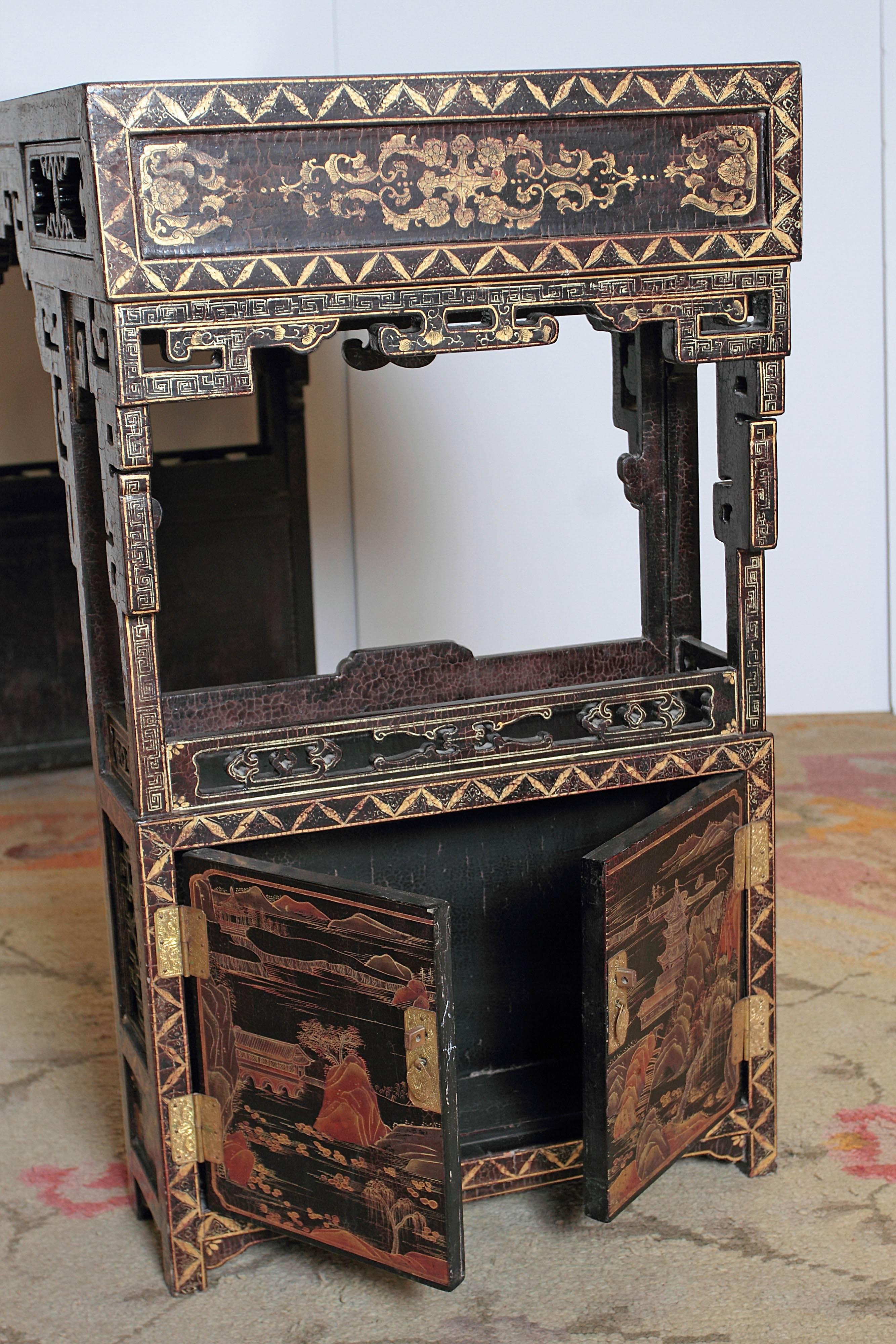 19th Century Chinese Lacquered Console, Drawers and Double Doors on Sides In Excellent Condition In Dallas, TX