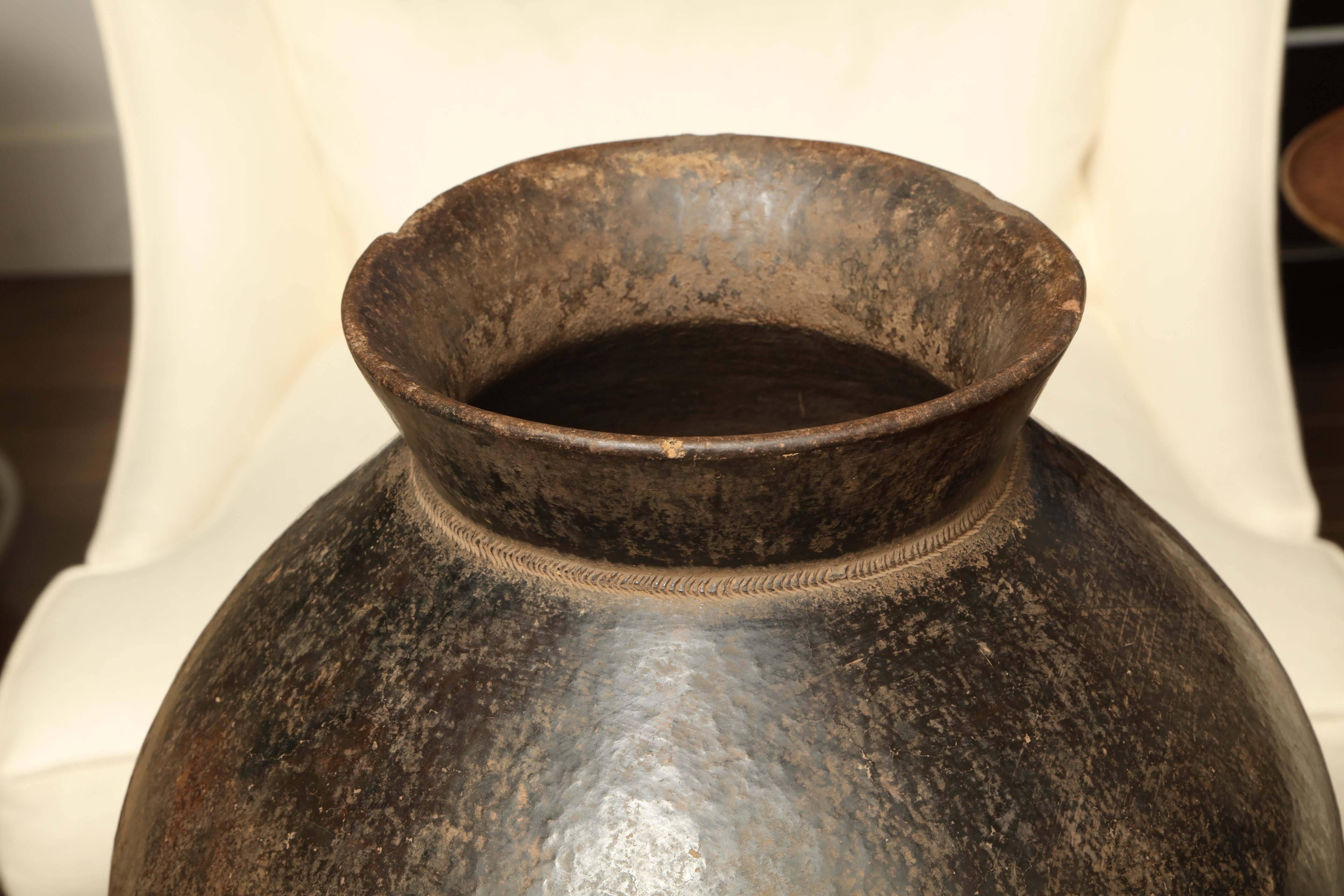 Mid-Century Terracotta Pot from Burkina Faso, West Africa For Sale 1