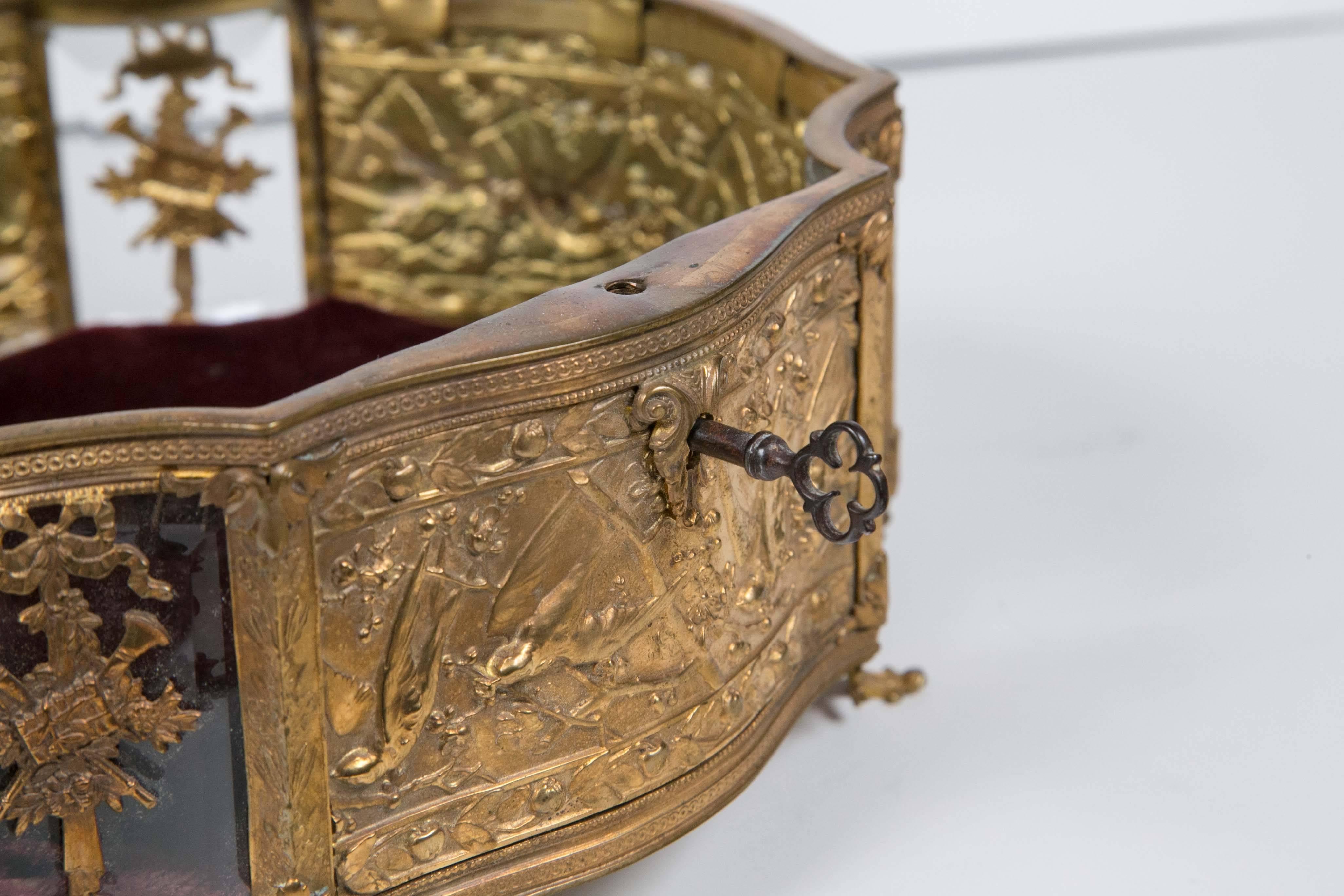 Antique French 1860 Bronze Beveled Crystal Doré Keepsake/ Vitrine Box 4