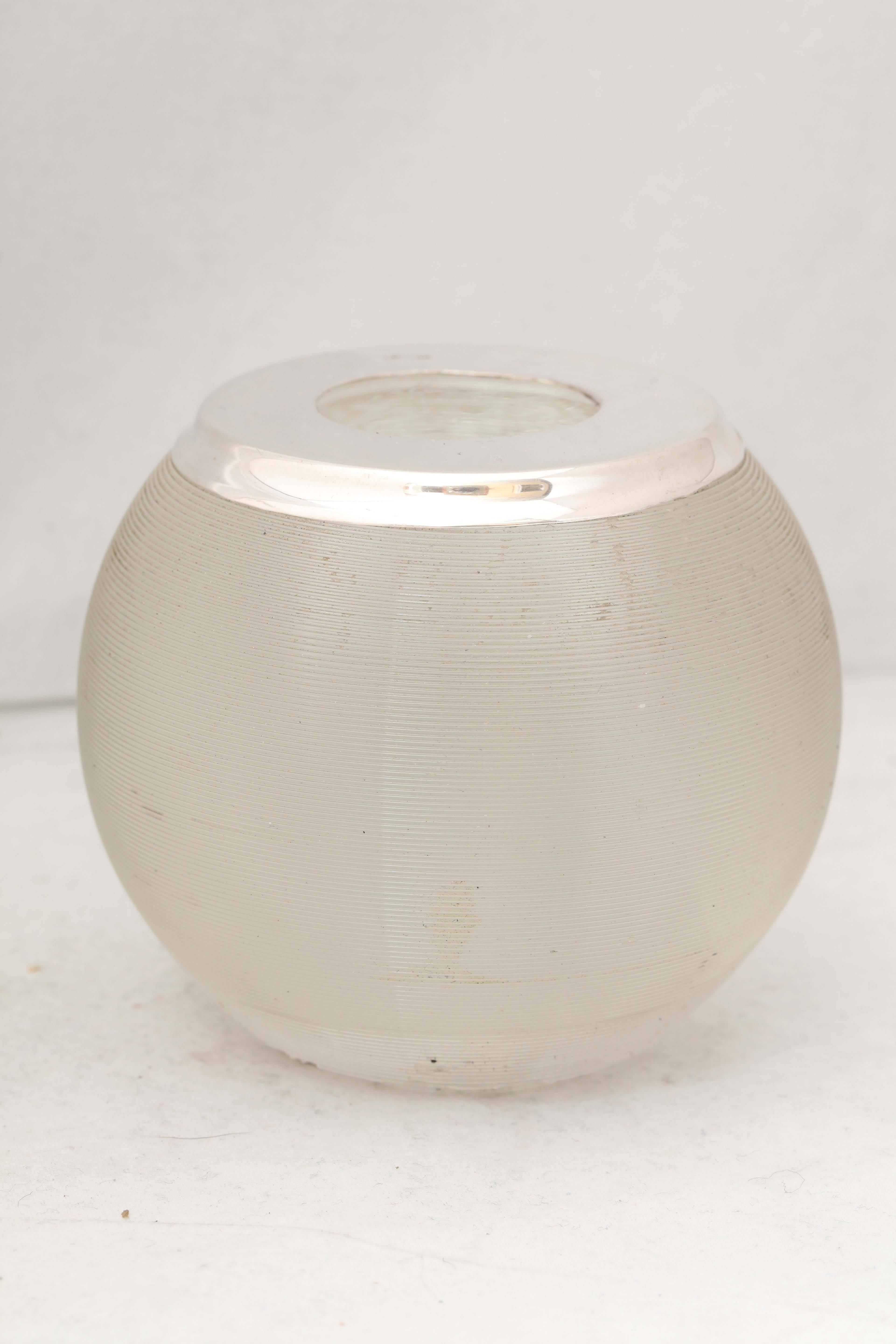 Cristal Grand pot à allumettes édouardien en cristal filé monté sur argent sterling en vente